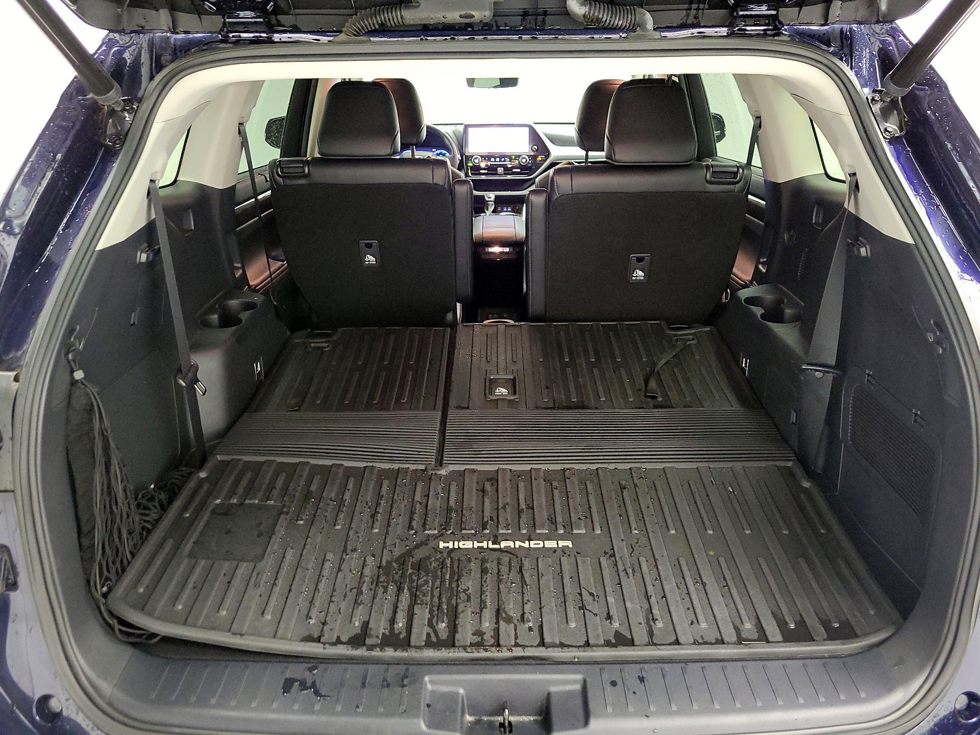 Thumbnail: 2023 Toyota Highlander - 18