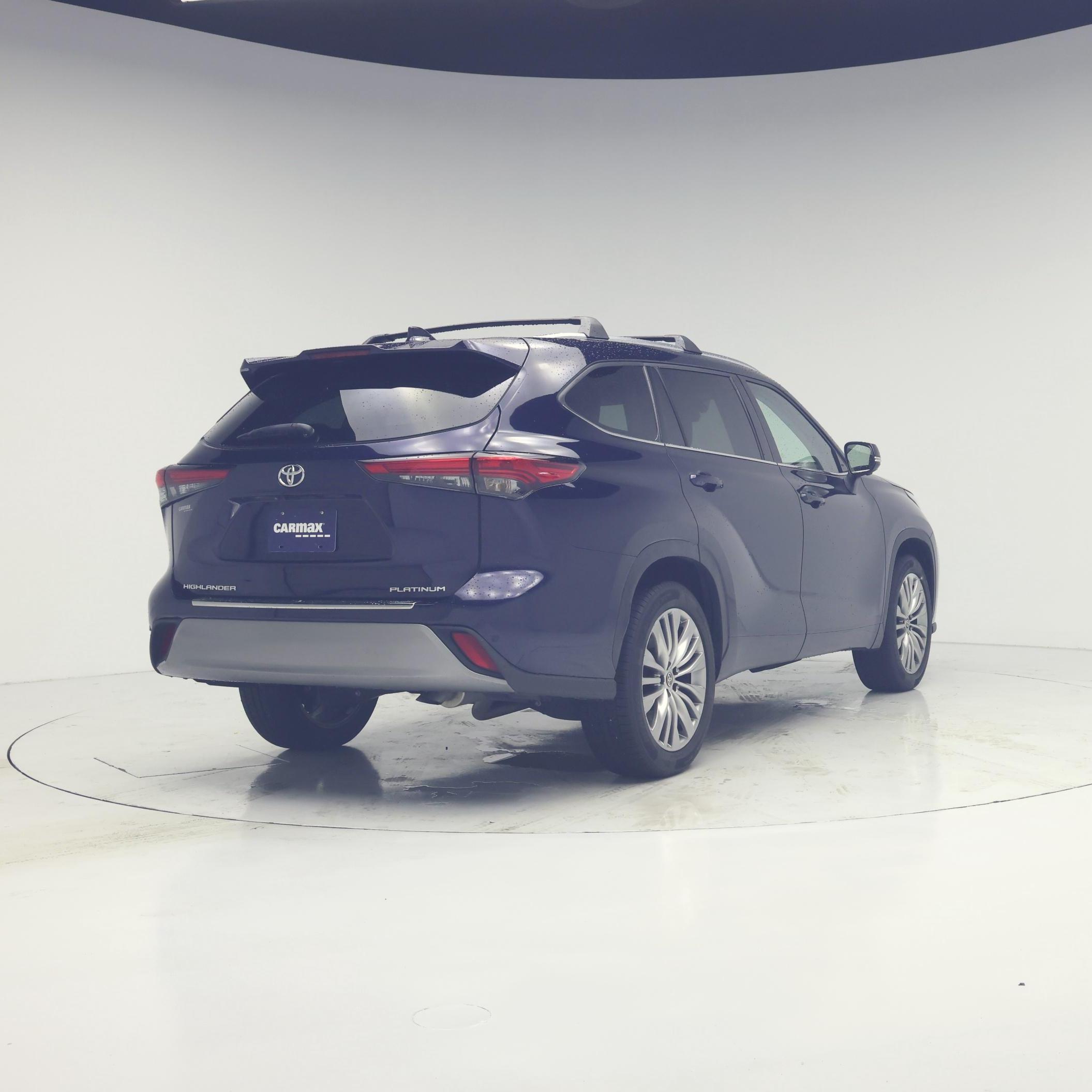 Thumbnail: 2023 Toyota Highlander - 8