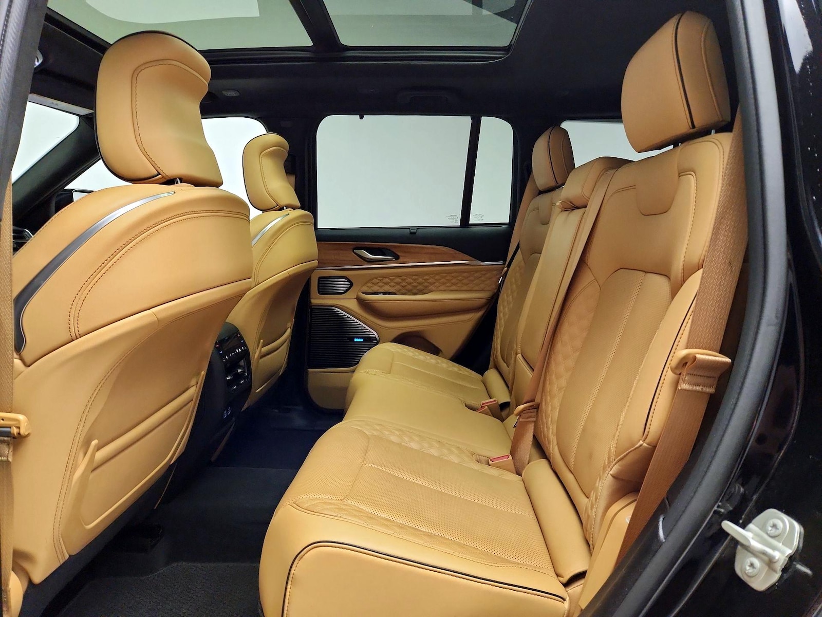 Rear A/C Seat(s)