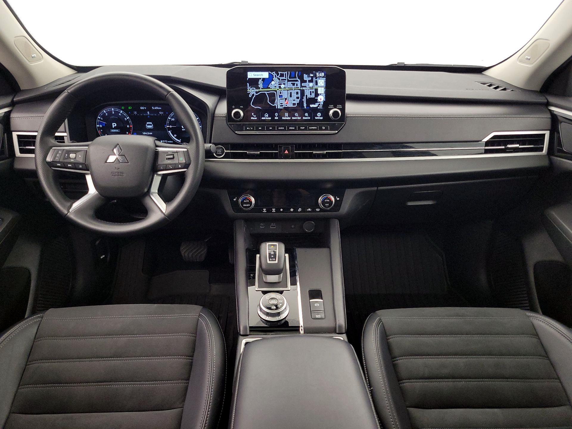 Thumbnail: 2024 Mitsubishi Outlander - 9