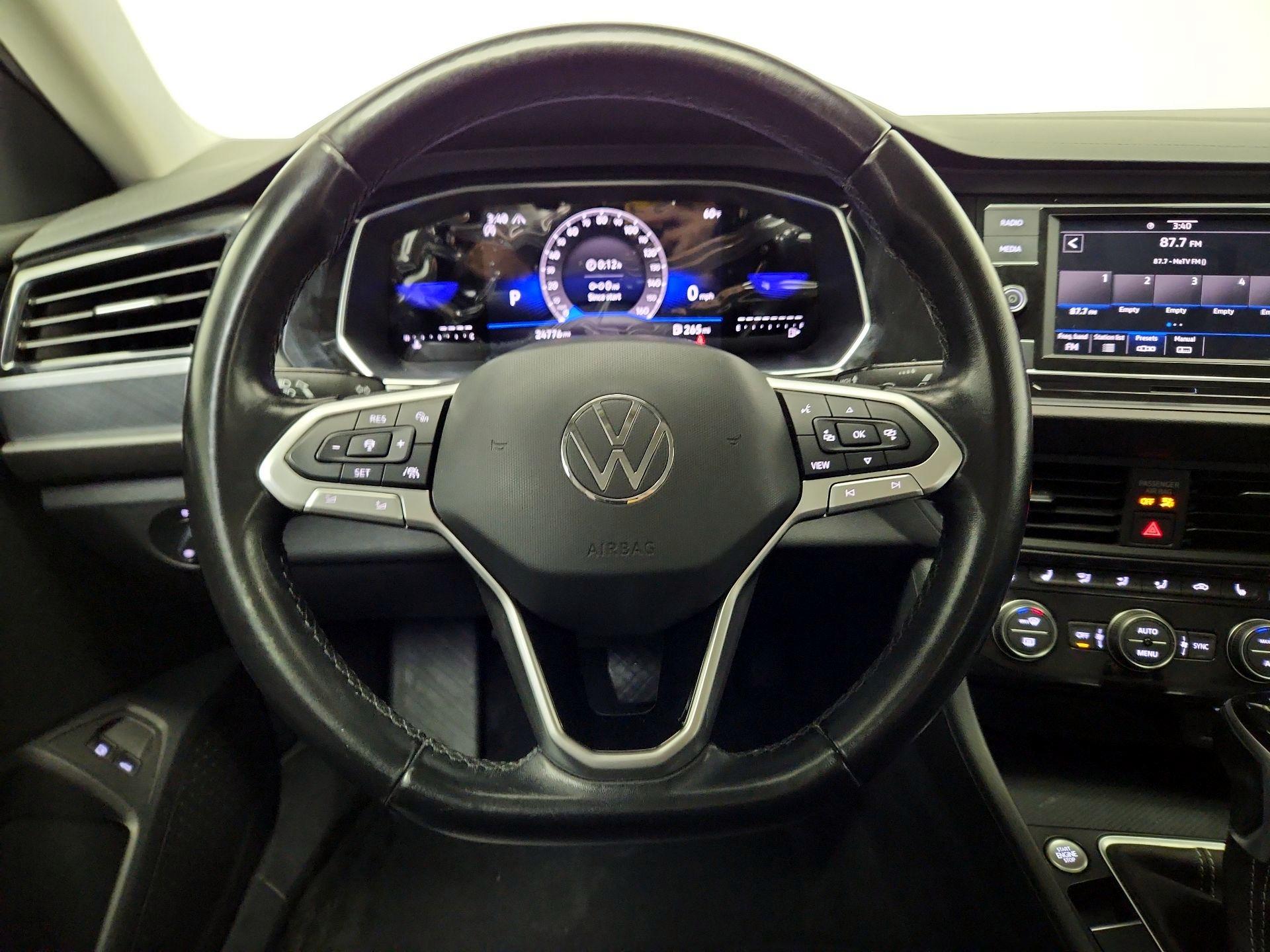 Thumbnail: 2023 Volkswagen Jetta - 10