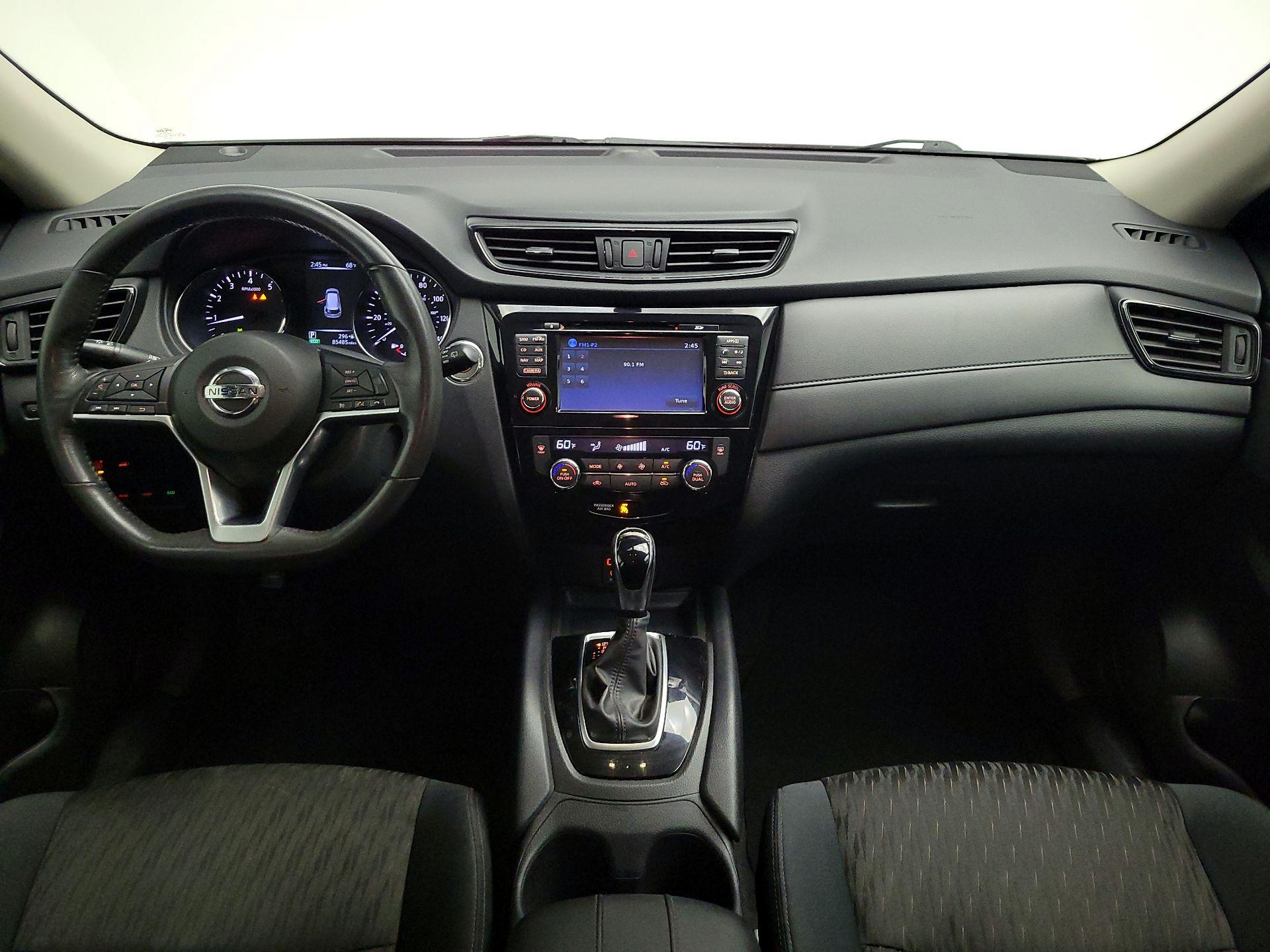 Thumbnail: 2017 Nissan Rogue - 9