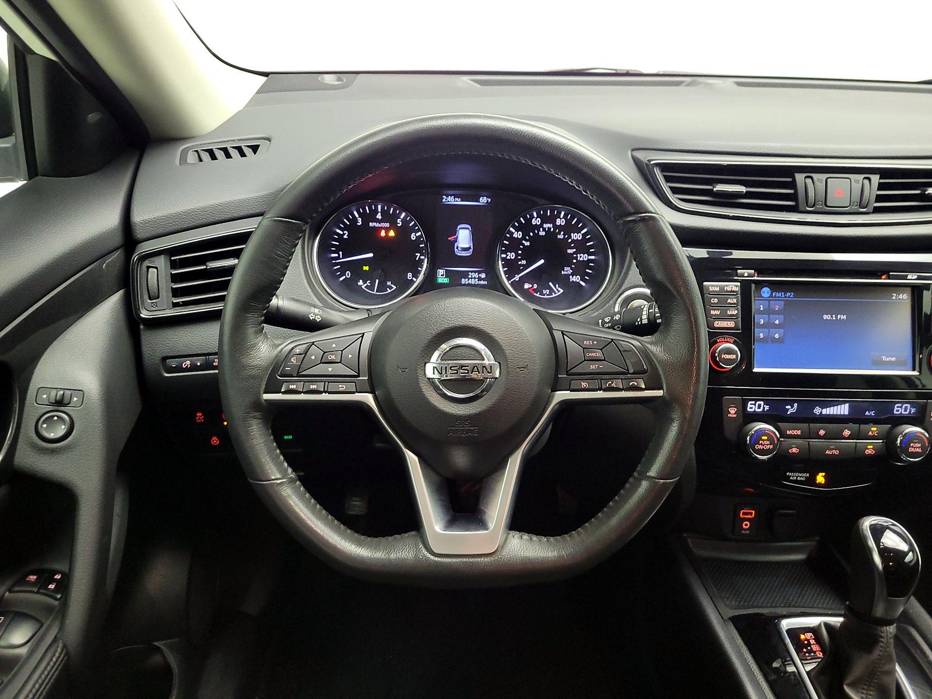 Thumbnail: 2017 Nissan Rogue - 10