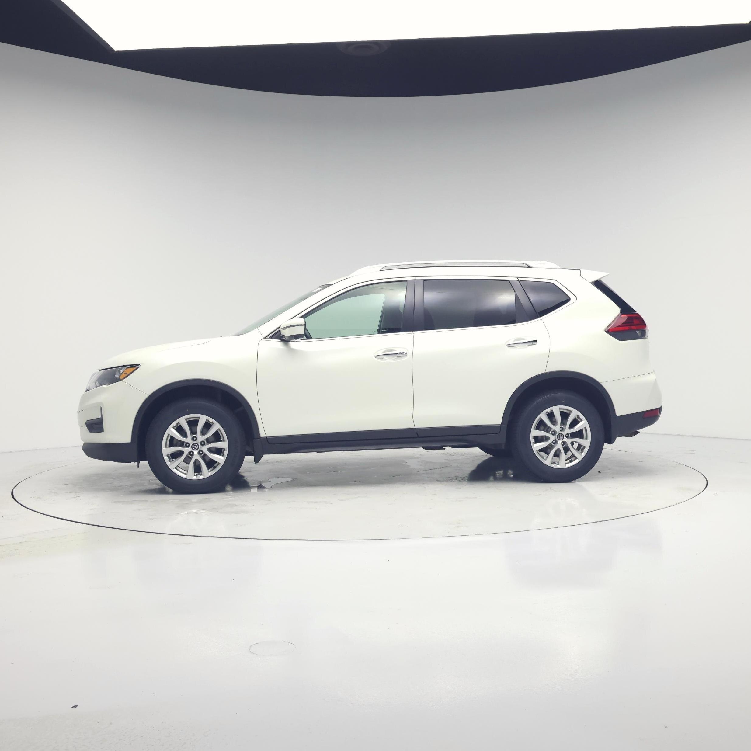 Thumbnail: 2017 Nissan Rogue - 3
