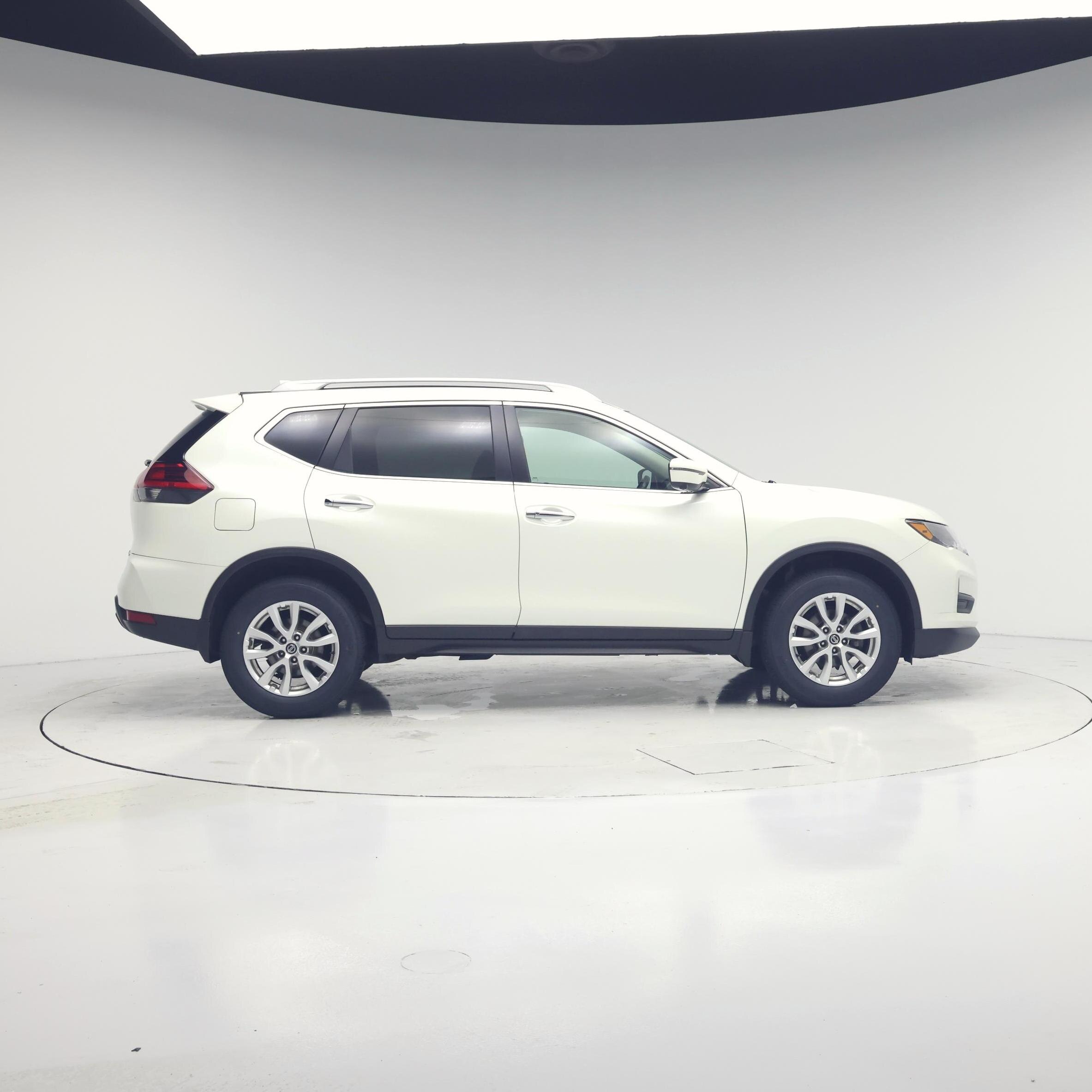 Thumbnail: 2017 Nissan Rogue - 7