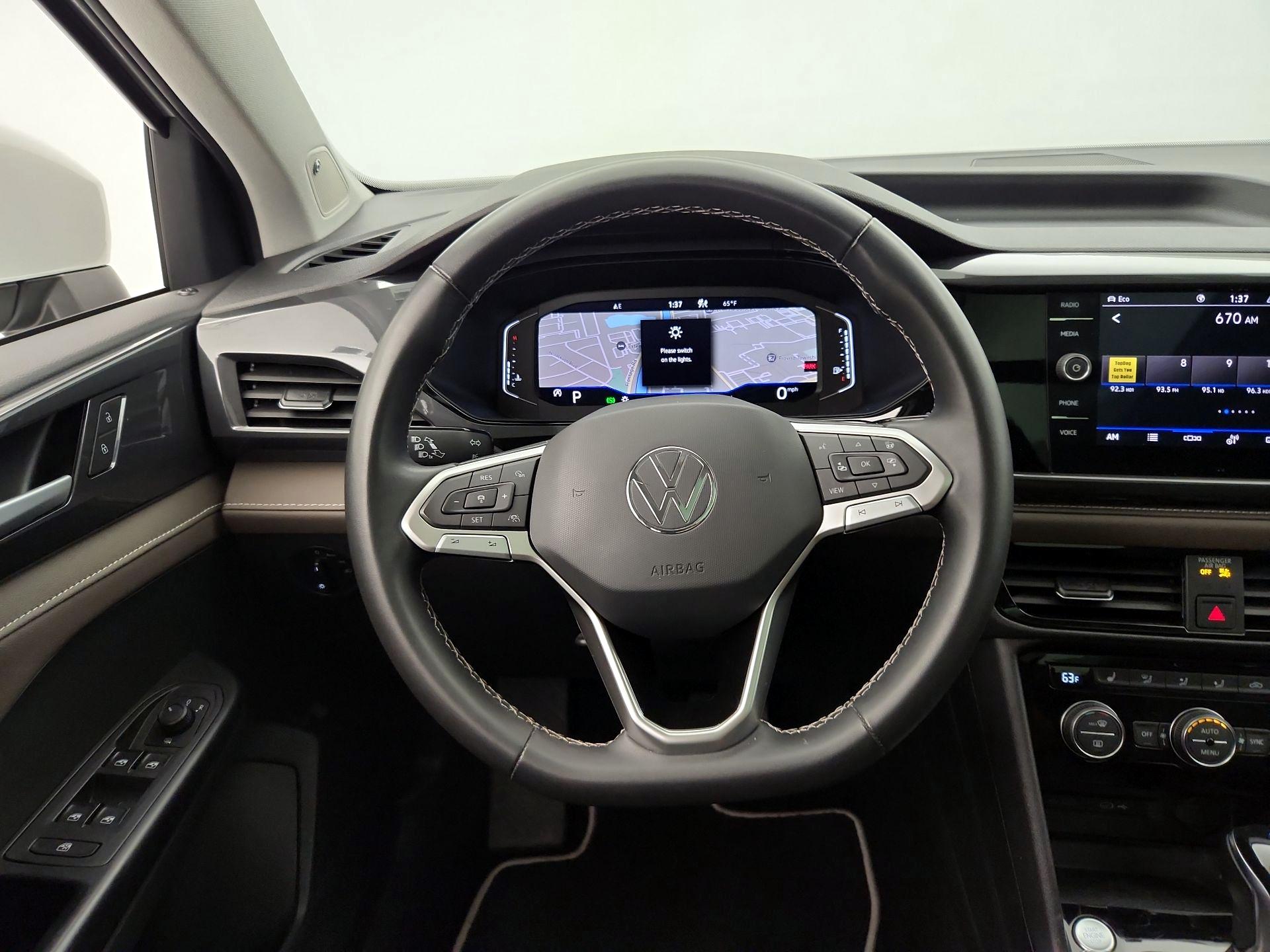 Thumbnail: 2023 Volkswagen Taos - 10