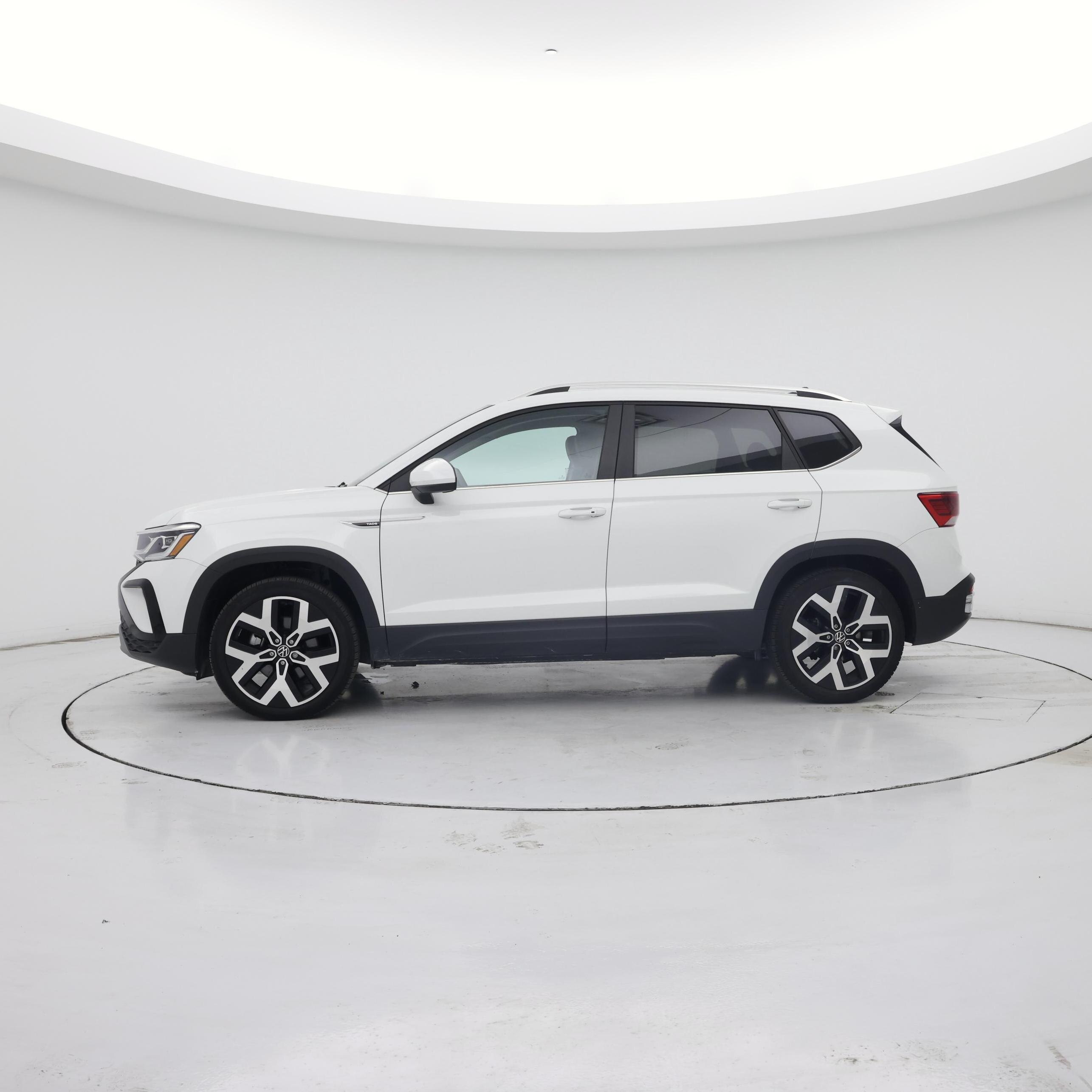 Thumbnail: 2023 Volkswagen Taos - 3