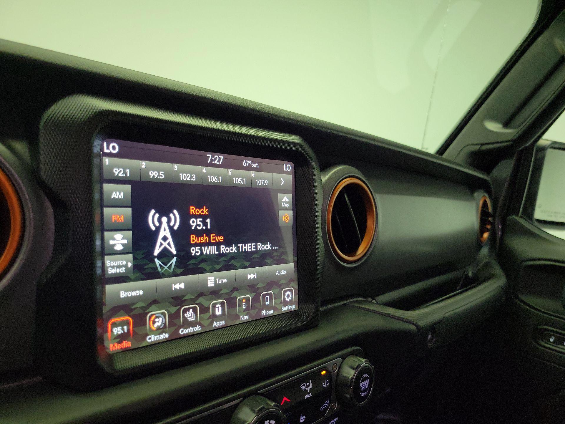 Thumbnail: 2021 Jeep Gladiator - 16