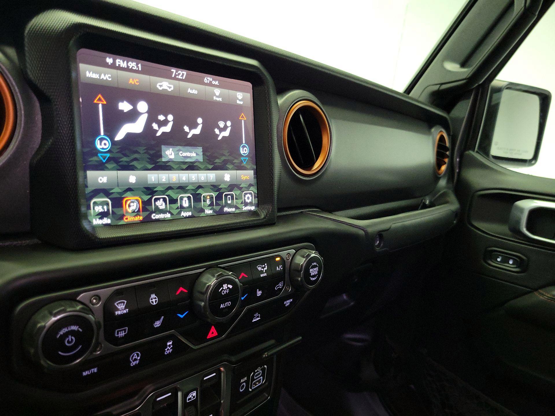 Thumbnail: 2021 Jeep Gladiator - 17