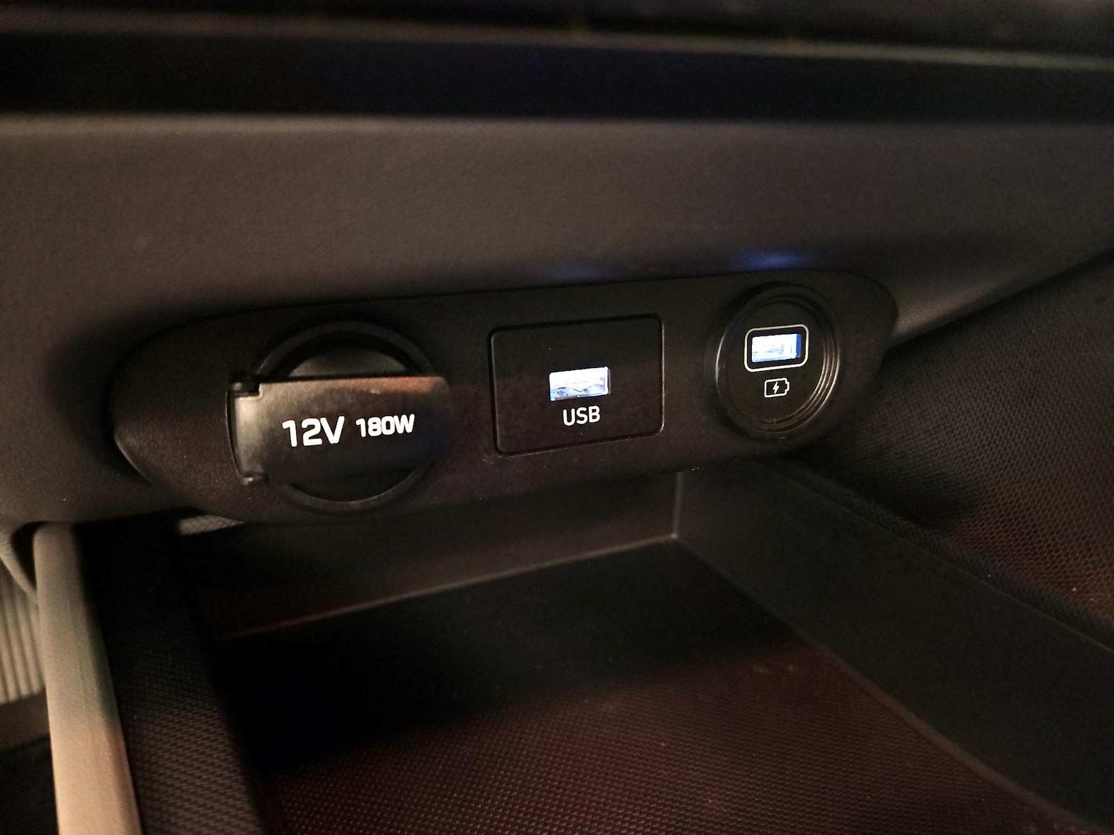 2021 Hyundai Elantra SEL - Photo 17