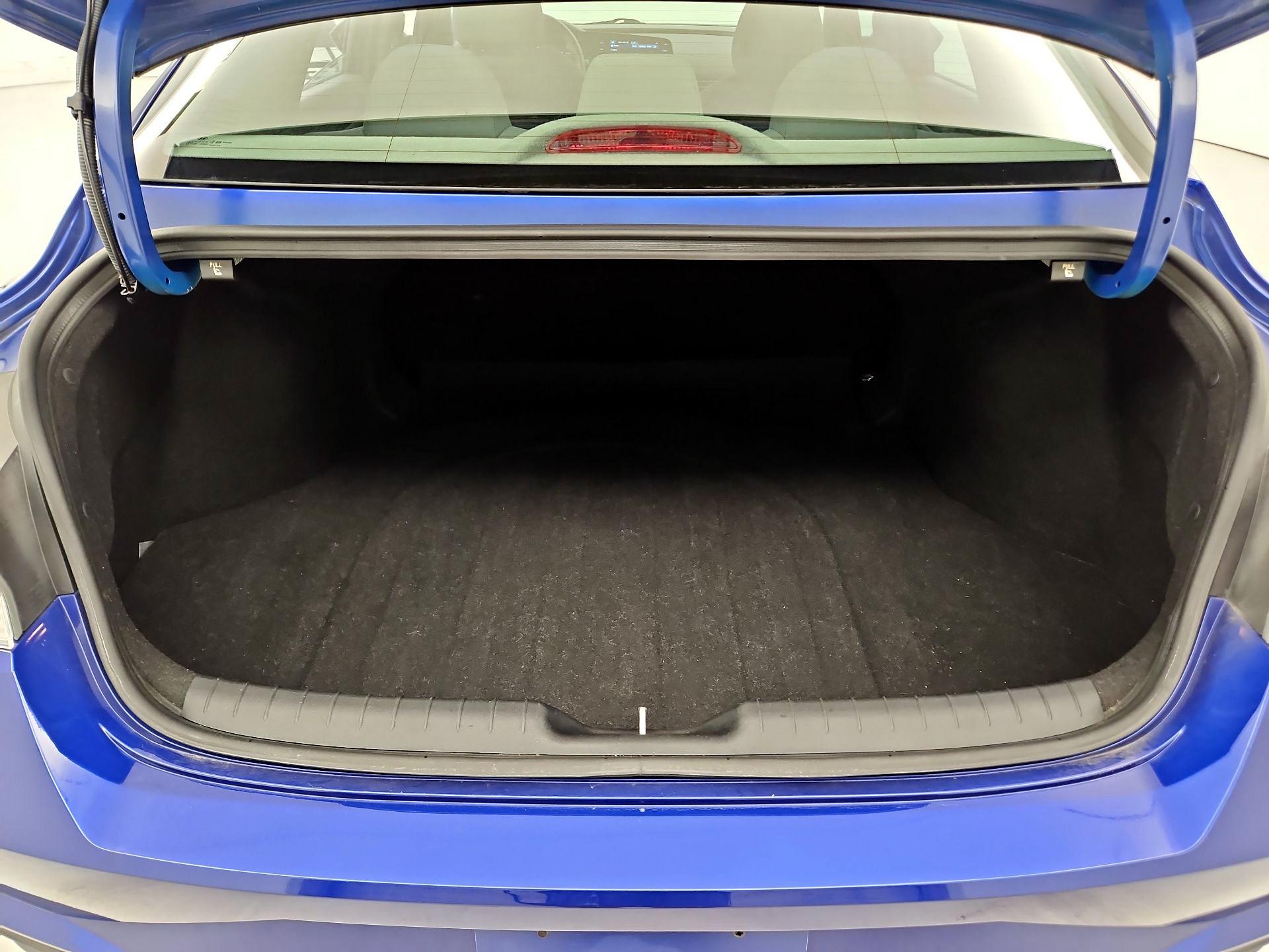 Thumbnail: 2021 Hyundai Elantra - 18