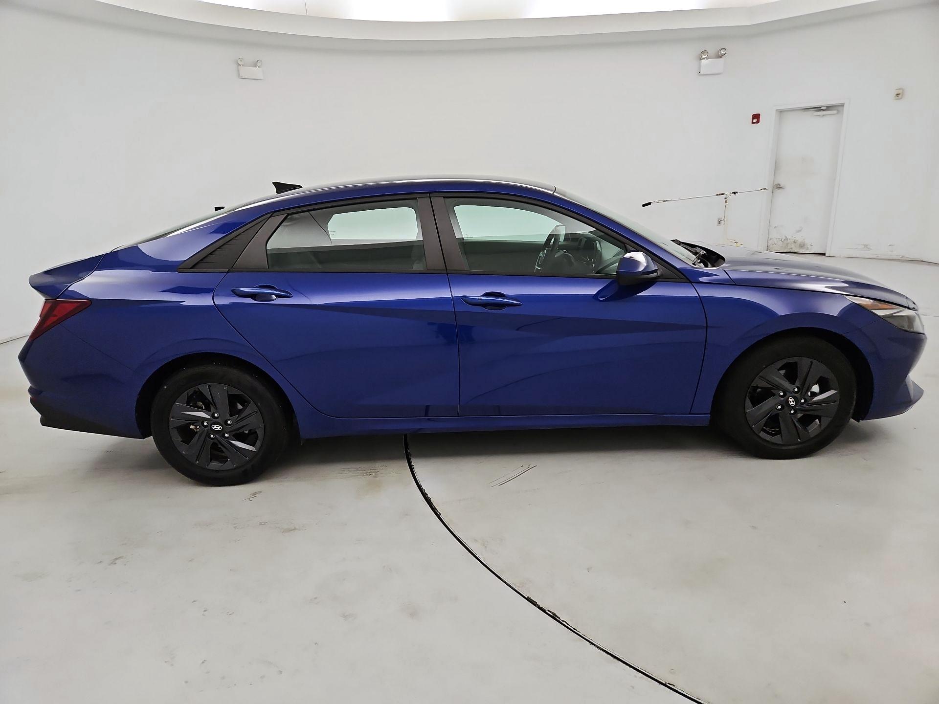 Thumbnail: 2021 Hyundai Elantra - 4