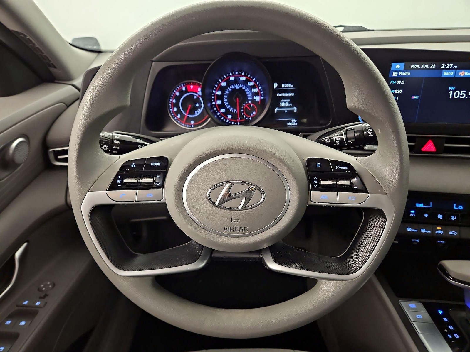 2021 Hyundai Elantra SEL - Photo 9