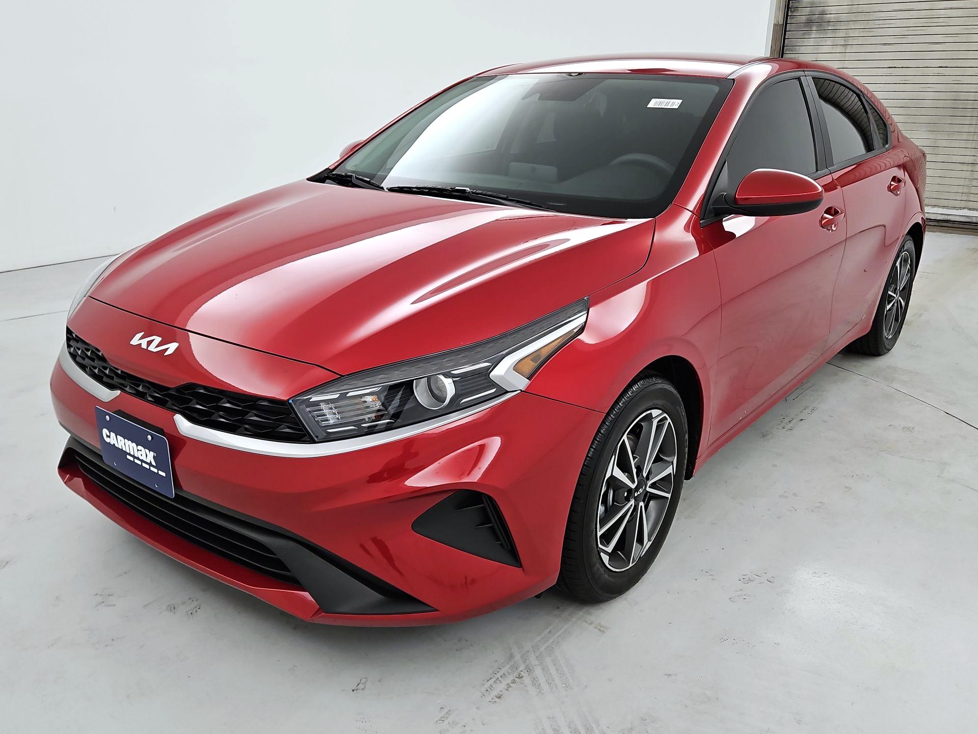 Thumbnail: 2023 Kia Forte - 3