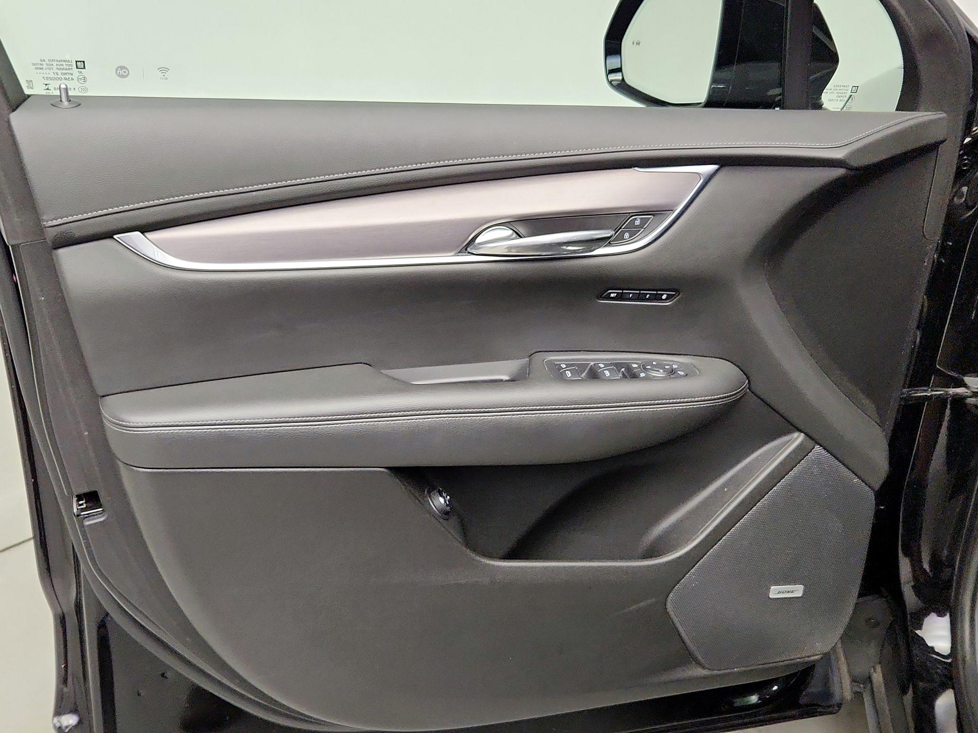 Thumbnail: 2024 Cadillac XT6 - 12