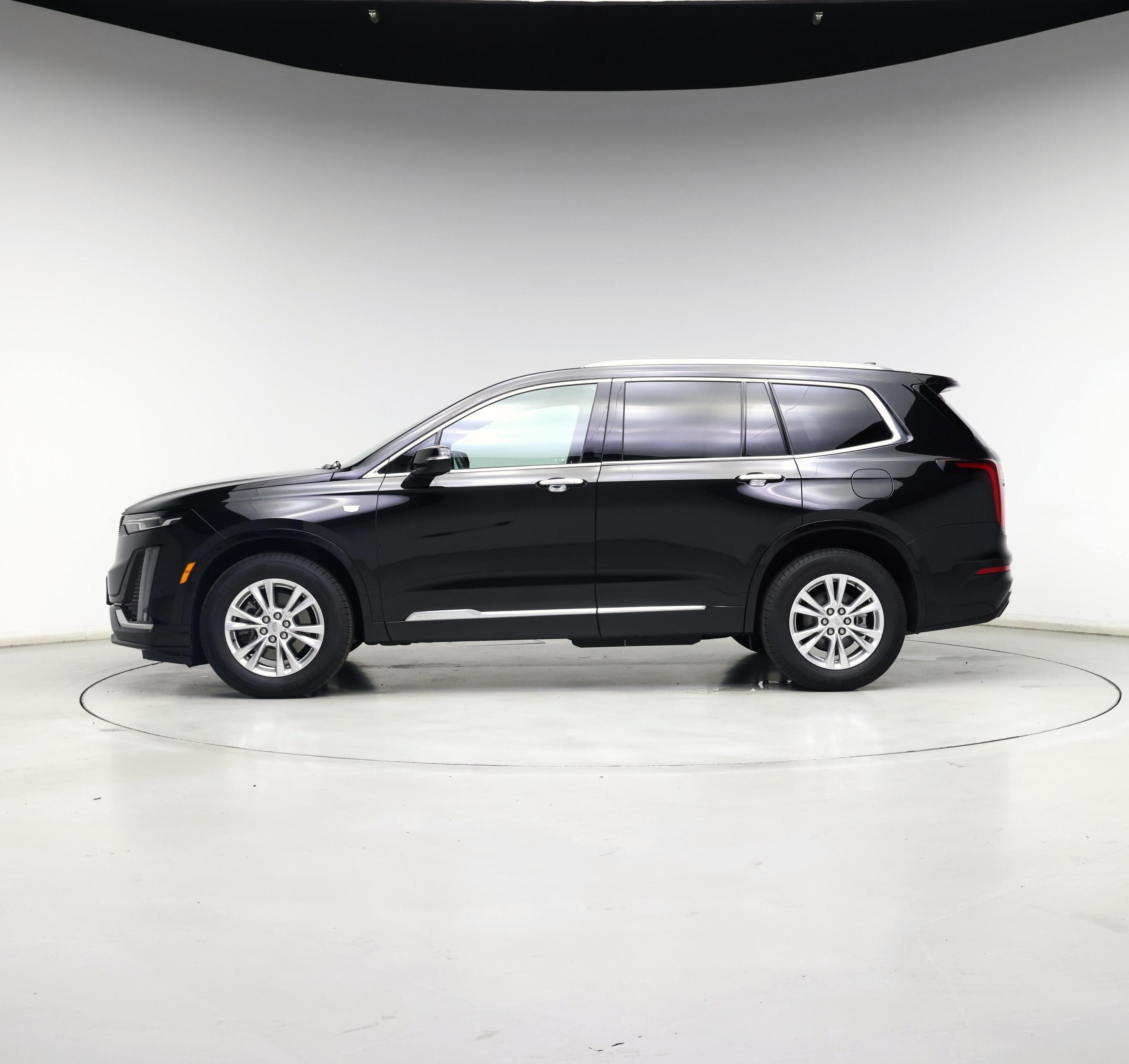 Thumbnail: 2024 Cadillac XT6 - 3