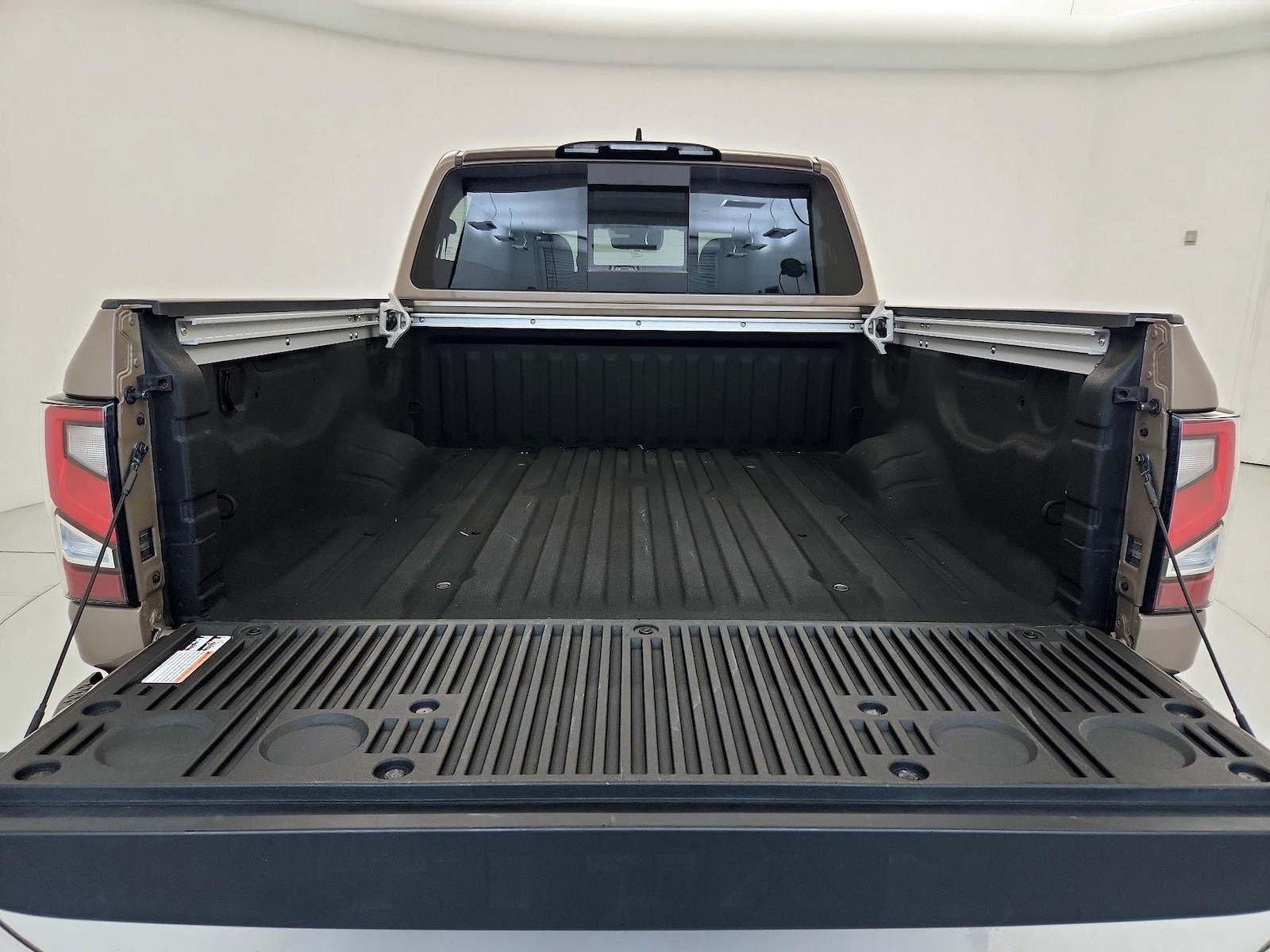 2024 Nissan Titan PRO-4X - Photo 23