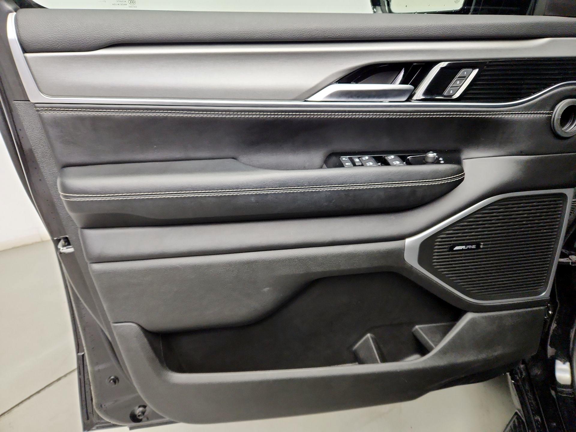 Thumbnail: 2023 Jeep Wagoneer - 12
