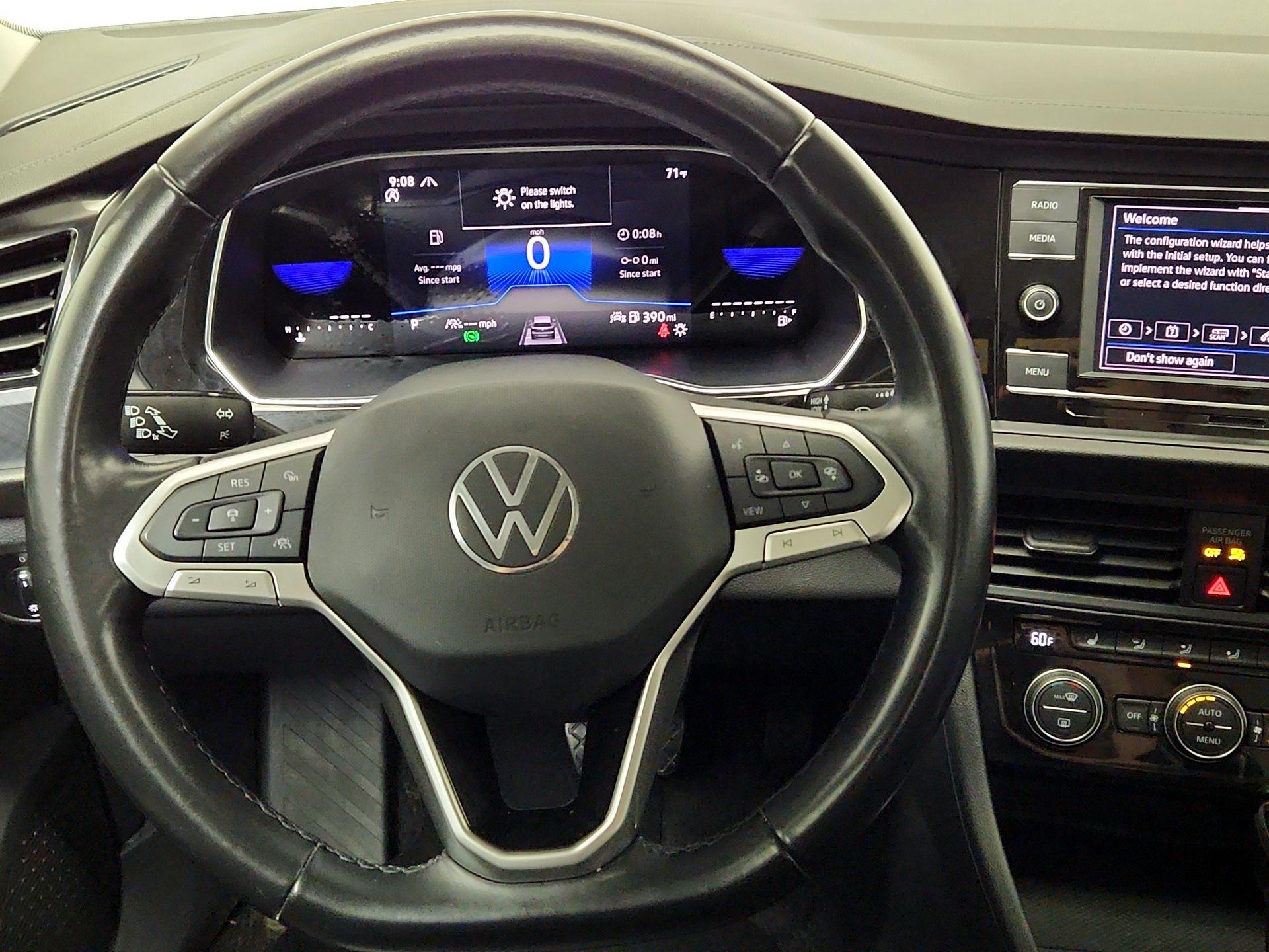 Thumbnail: 2023 Volkswagen Jetta - 10
