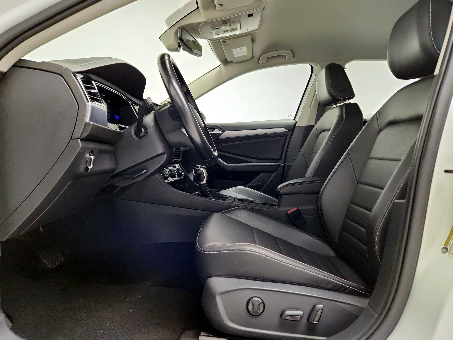 Thumbnail: 2023 Volkswagen Jetta - 11