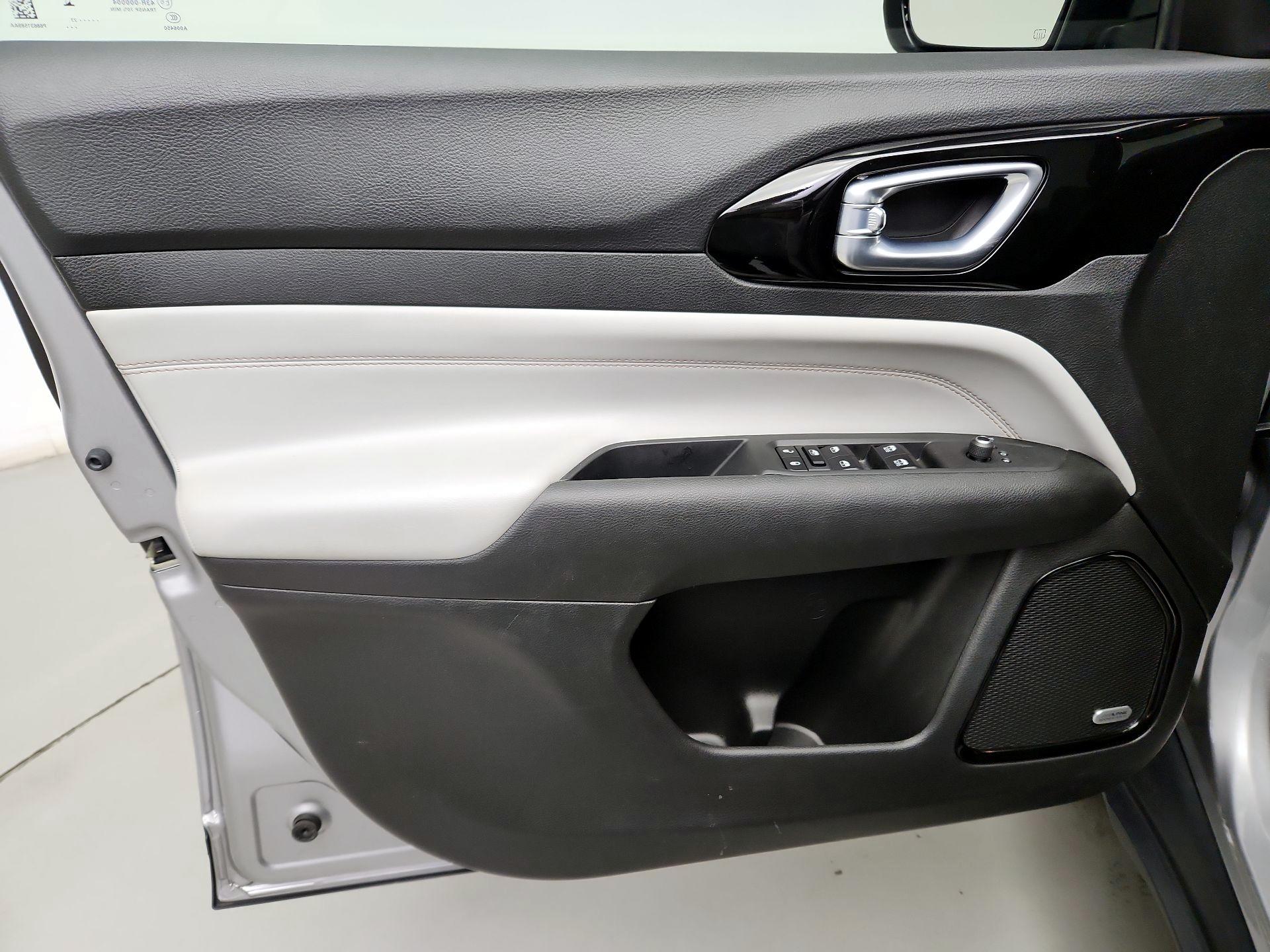 Thumbnail: 2023 Jeep Compass - 12