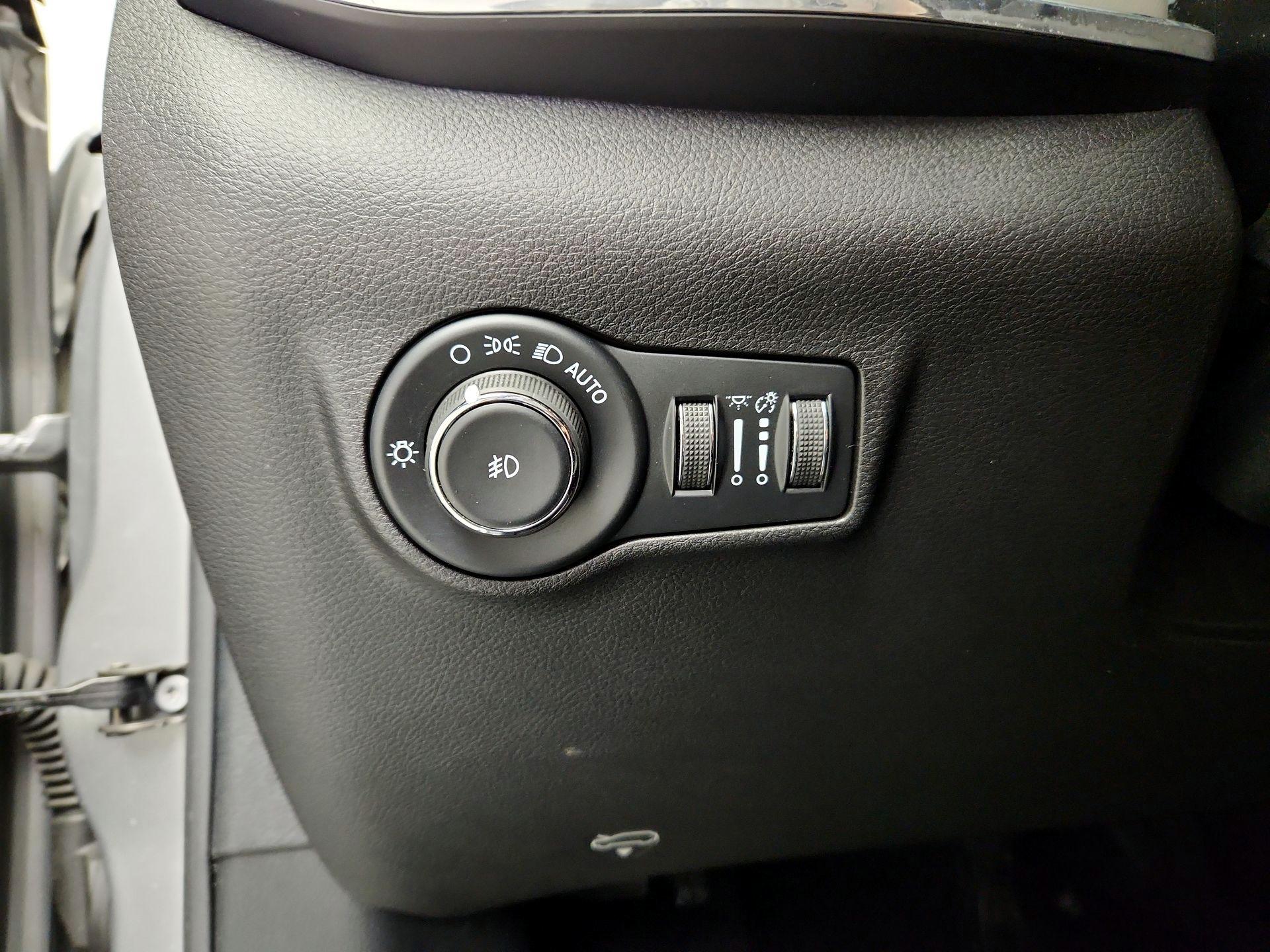 Thumbnail: 2023 Jeep Compass - 13