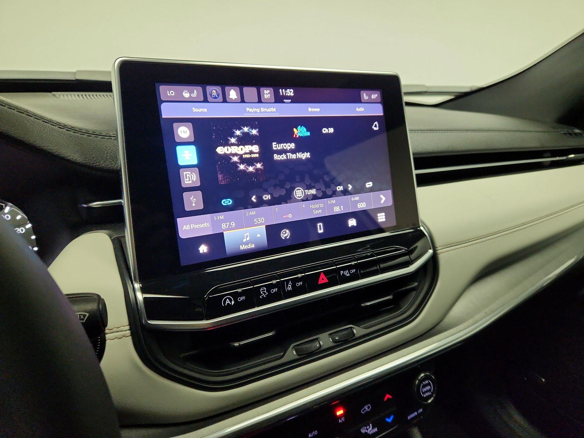 Thumbnail: 2023 Jeep Compass - 15