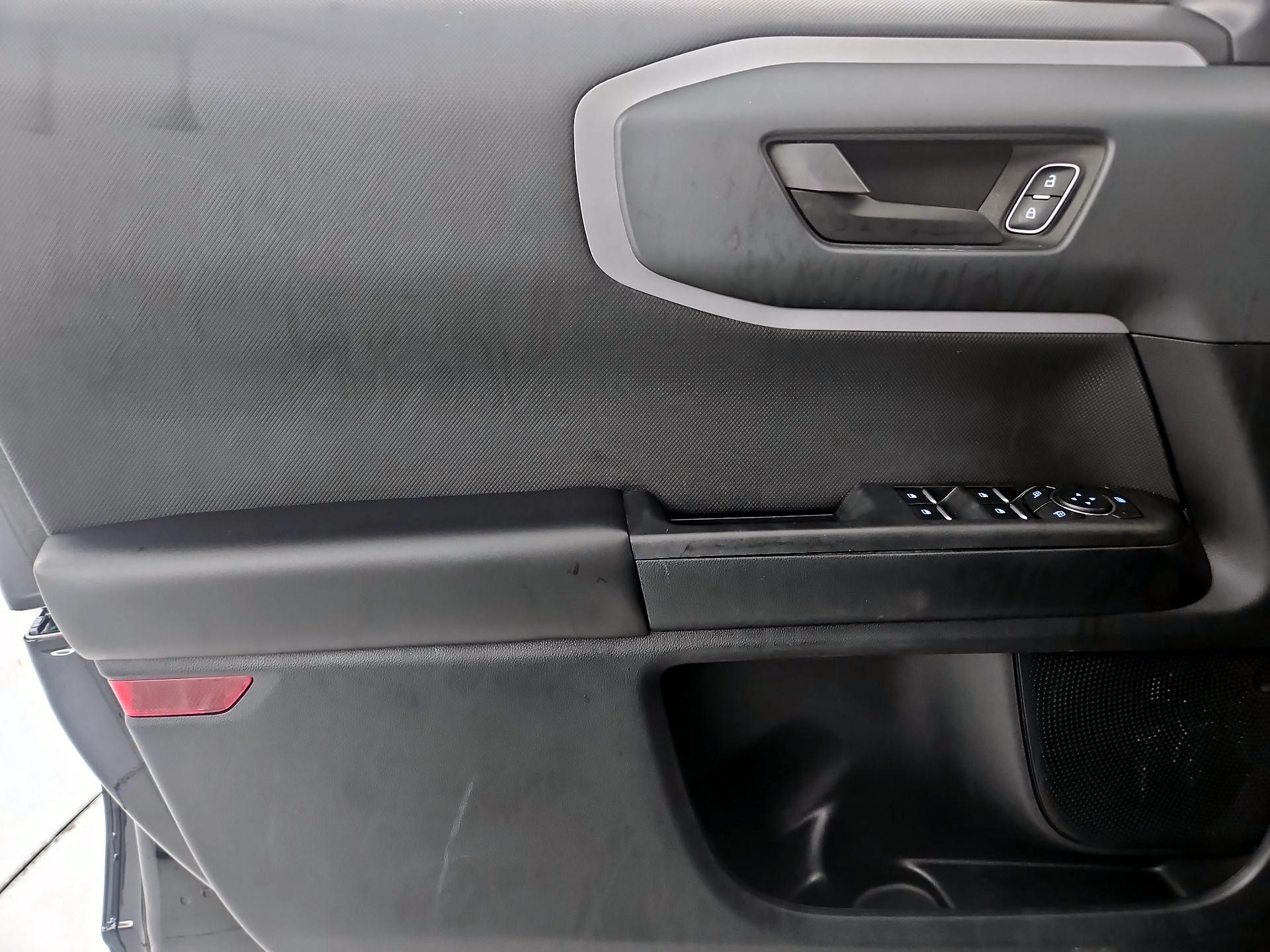 Thumbnail: 2023 Ford Bronco Sport - 10