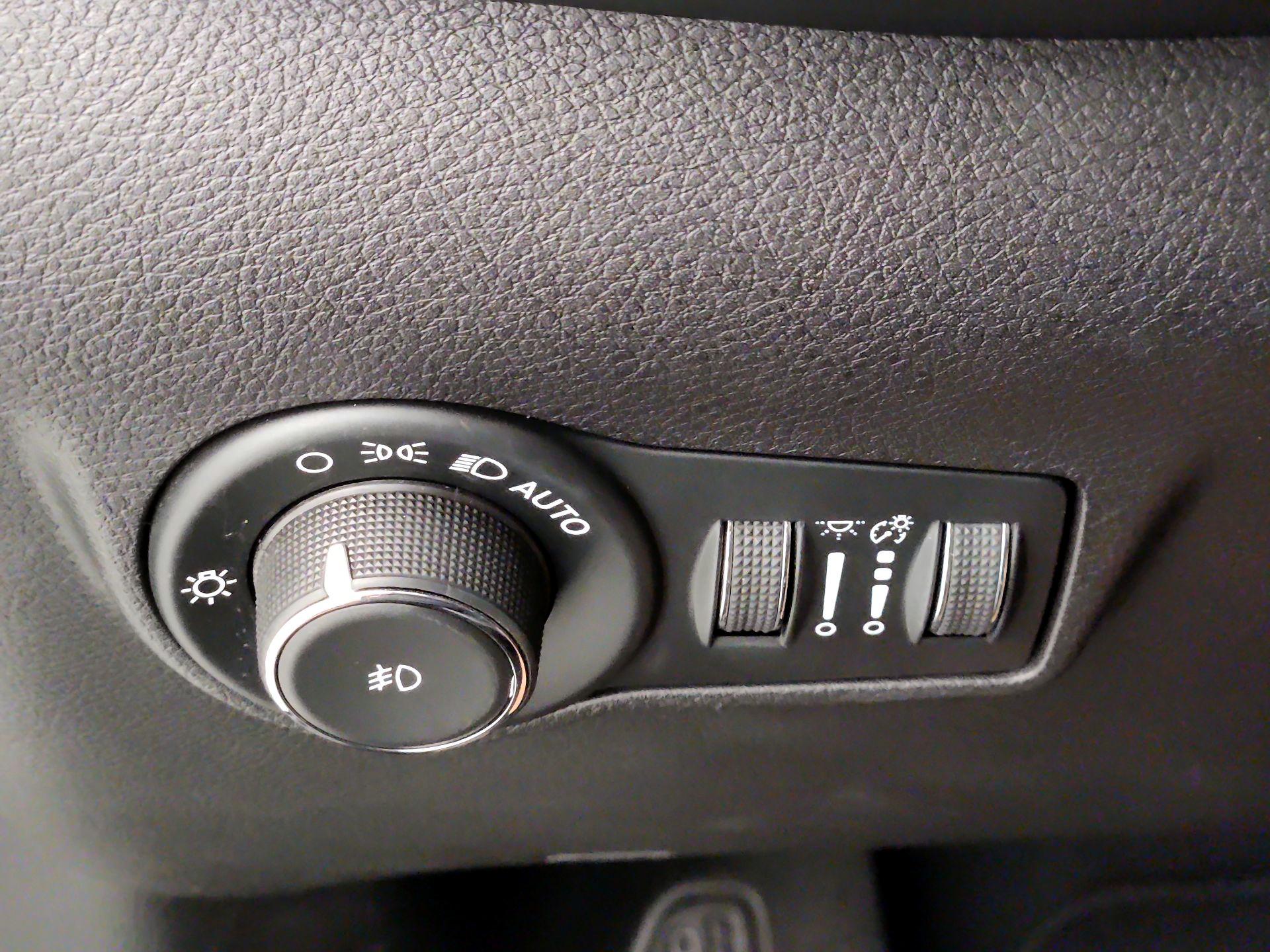 Thumbnail: 2022 Jeep Compass - 13