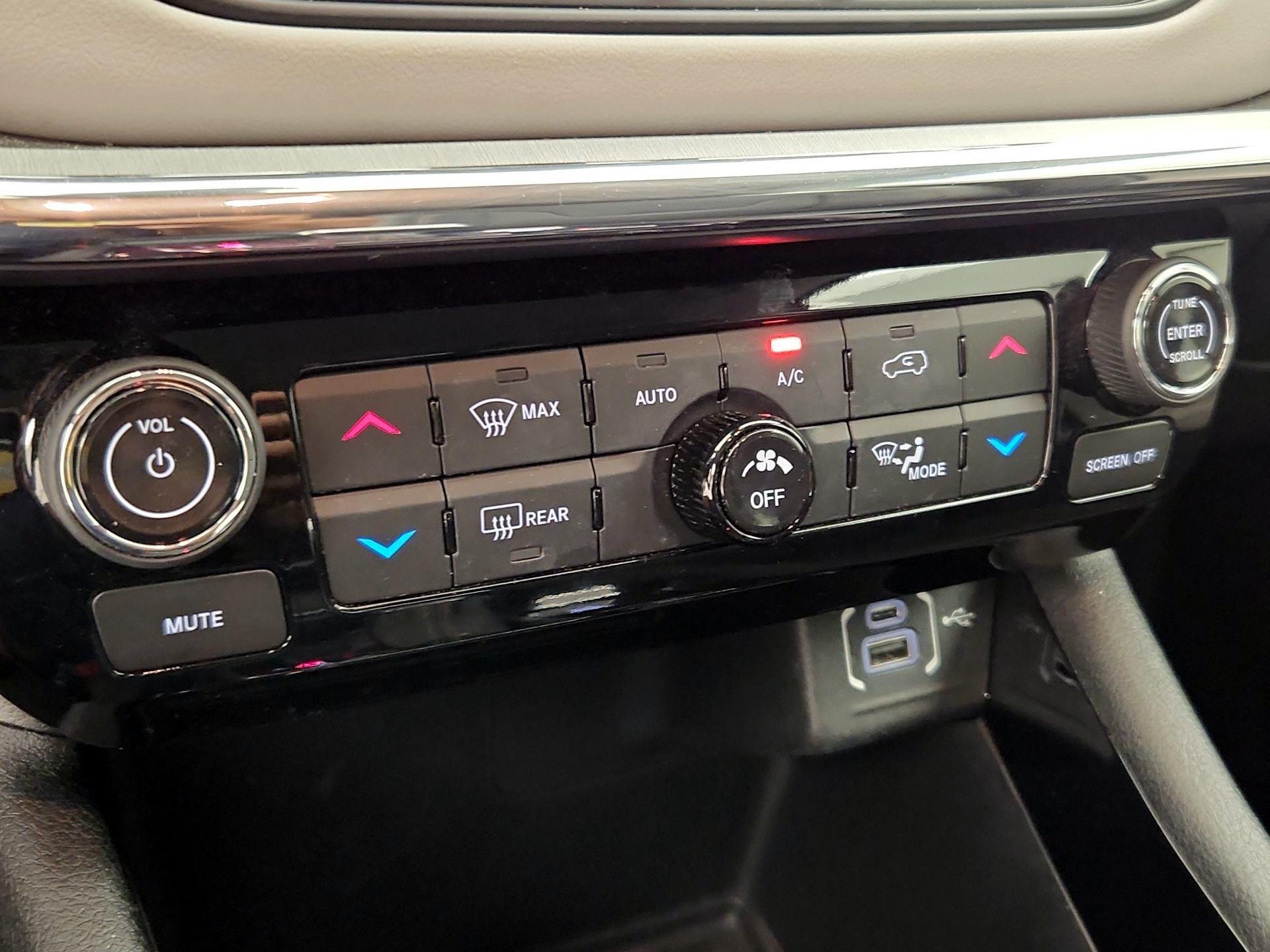Thumbnail: 2022 Jeep Compass - 16