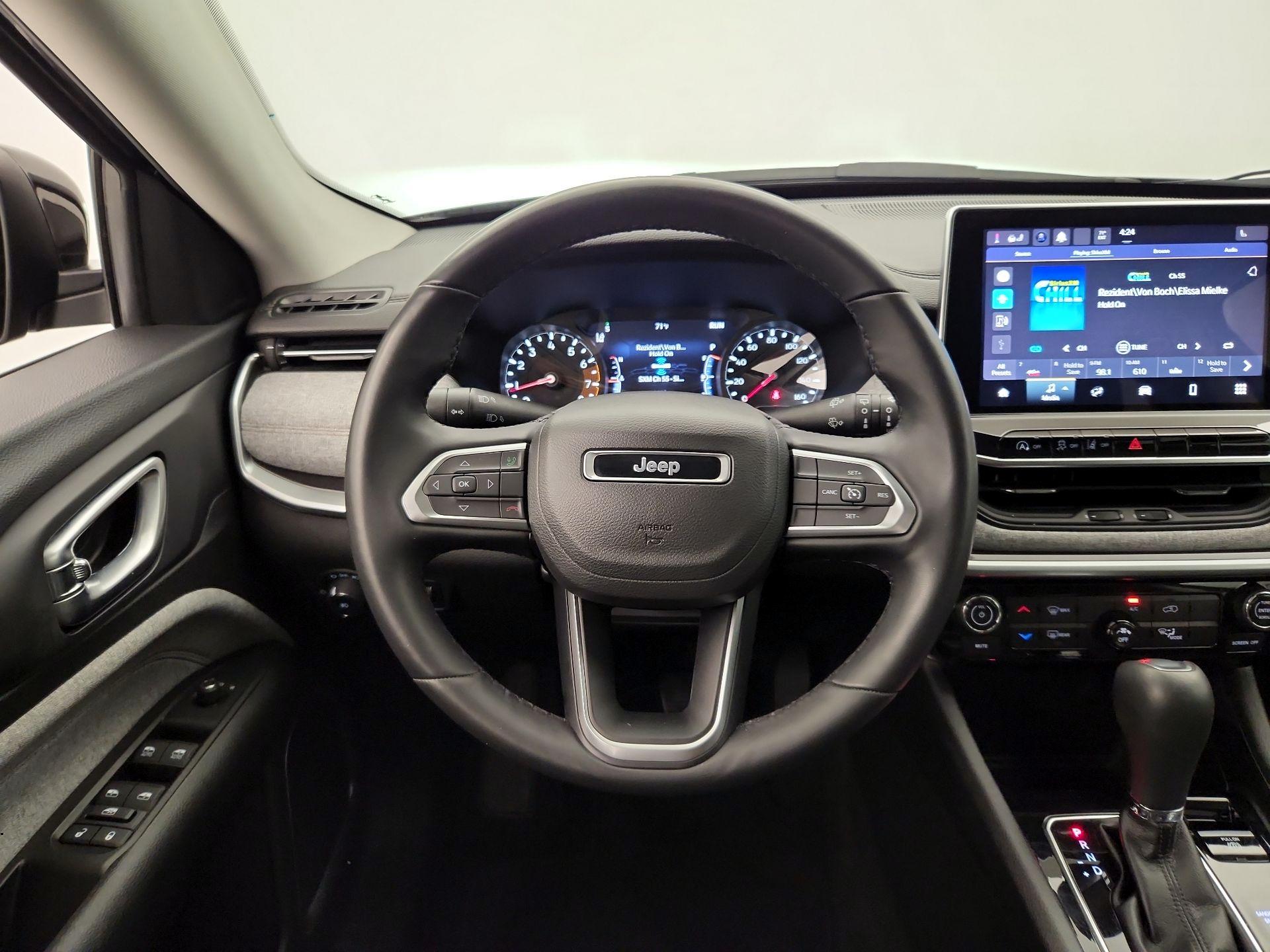 Thumbnail: 2022 Jeep Compass - 10