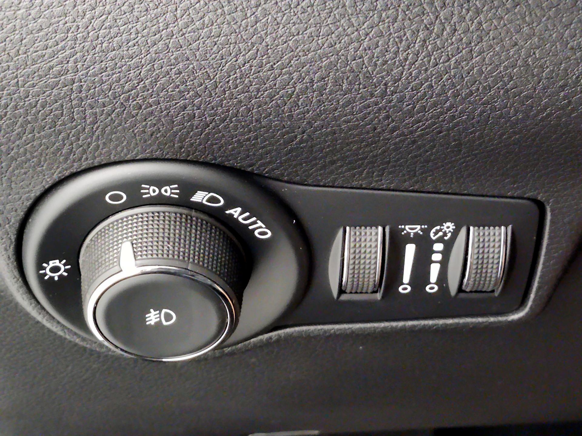 Thumbnail: 2022 Jeep Compass - 13