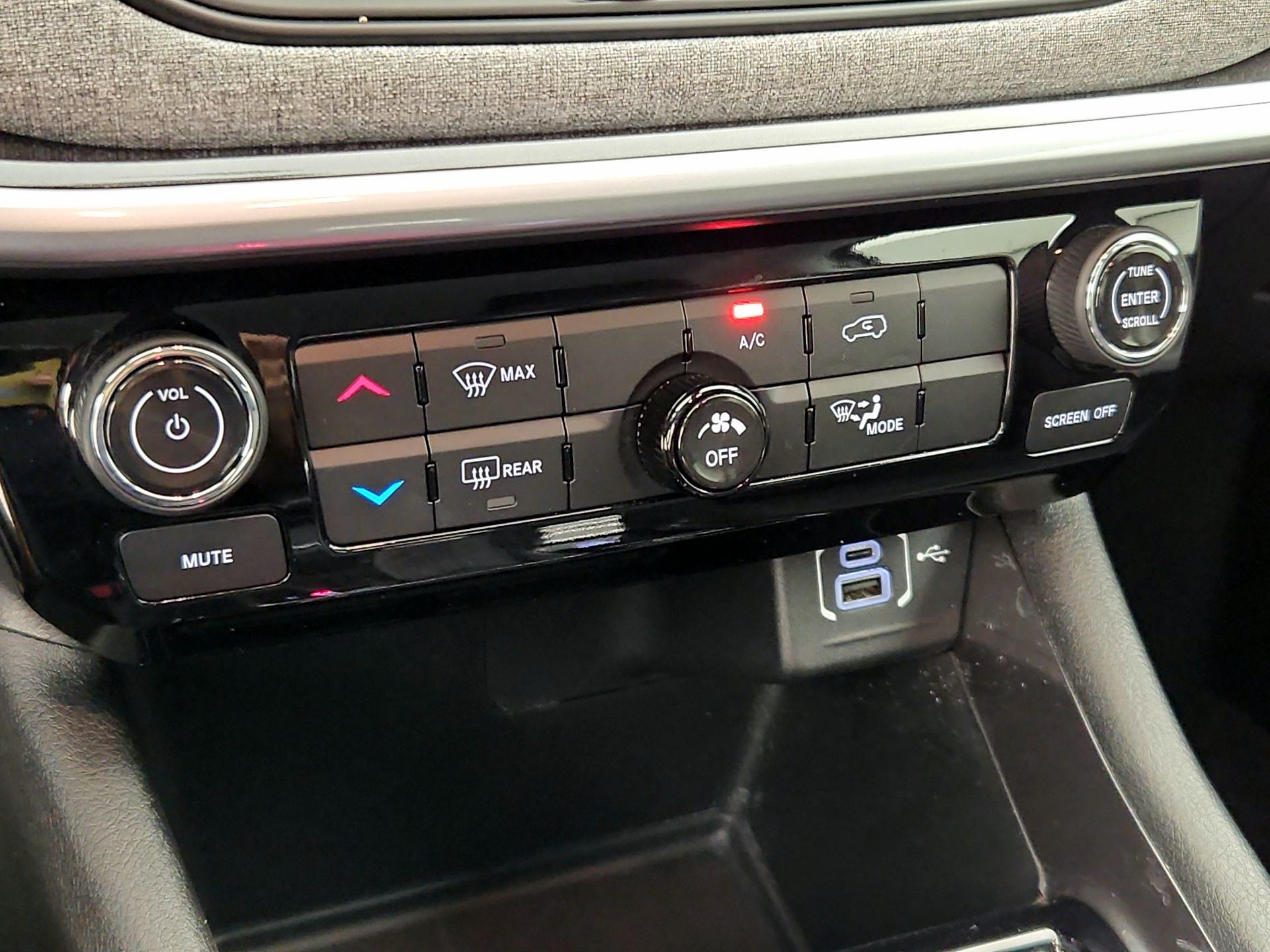 Thumbnail: 2022 Jeep Compass - 16