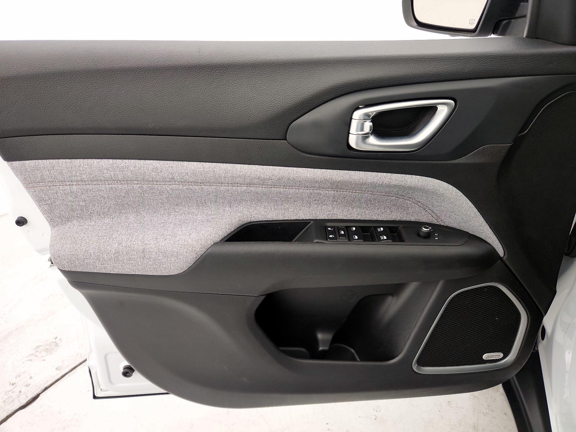 Thumbnail: 2022 Jeep Compass - 12