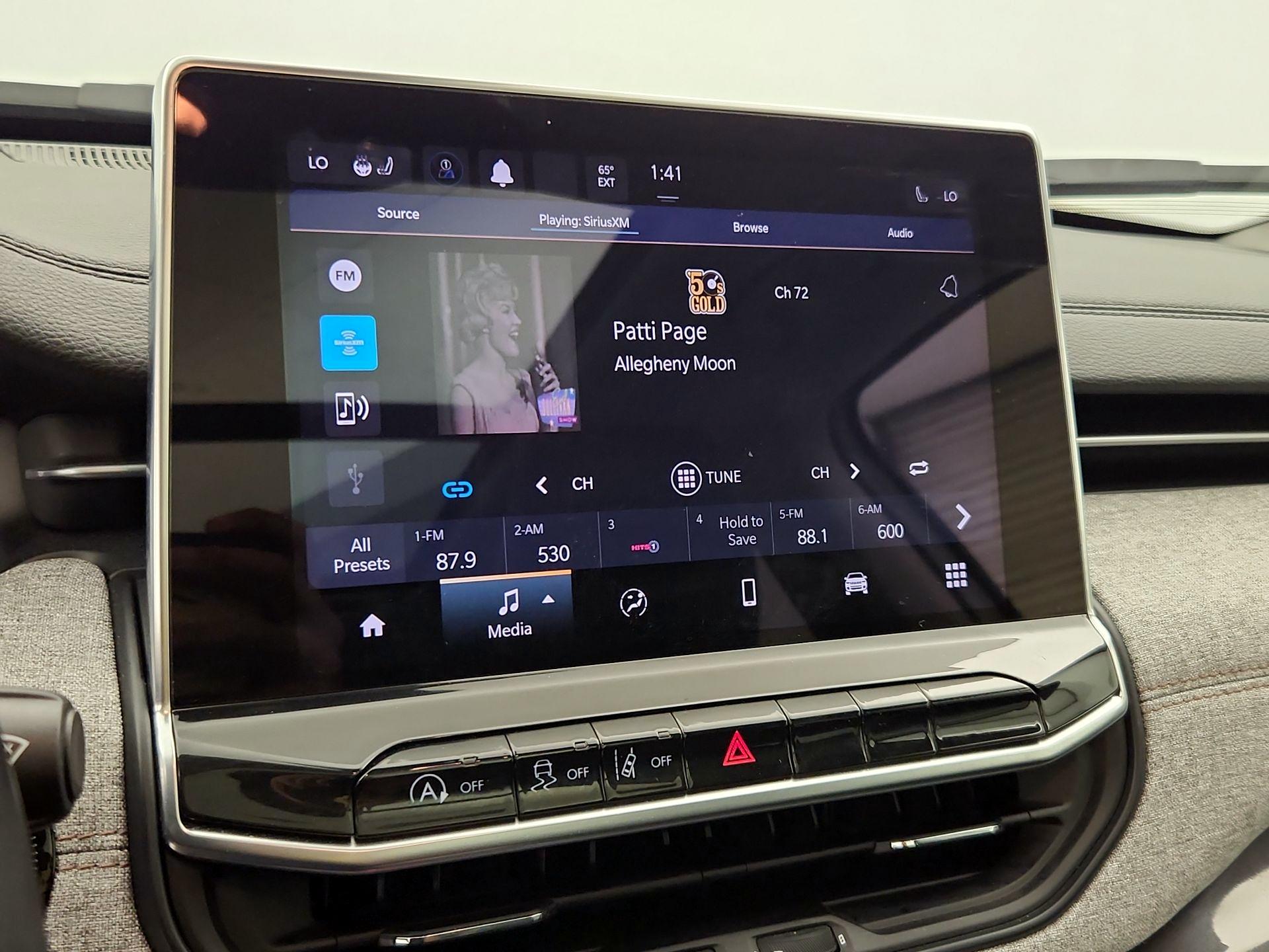 Thumbnail: 2022 Jeep Compass - 15