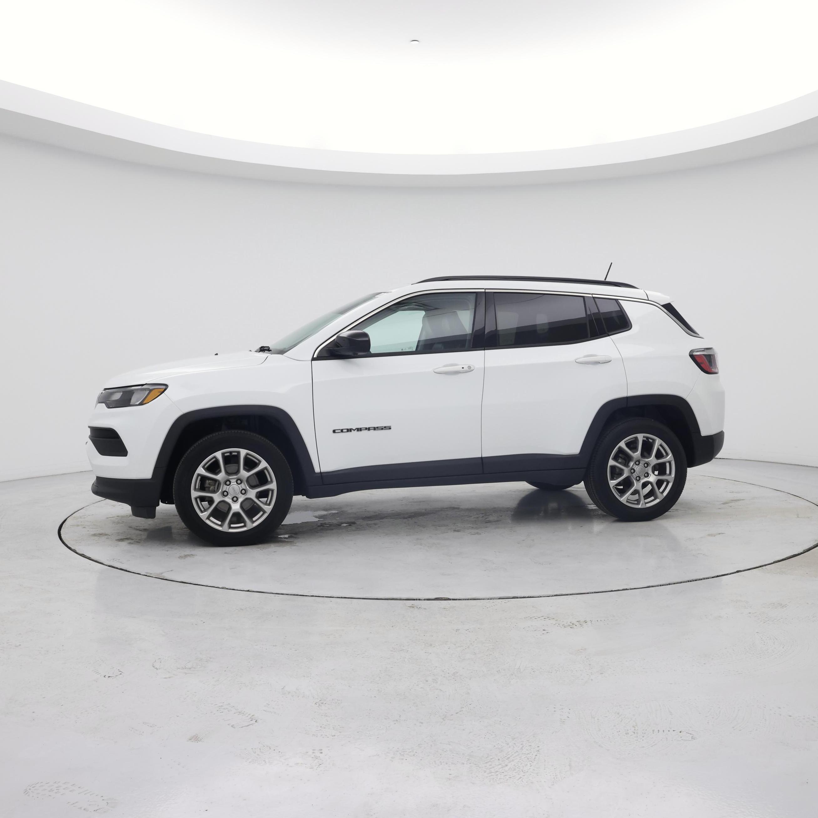 Thumbnail: 2022 Jeep Compass - 3