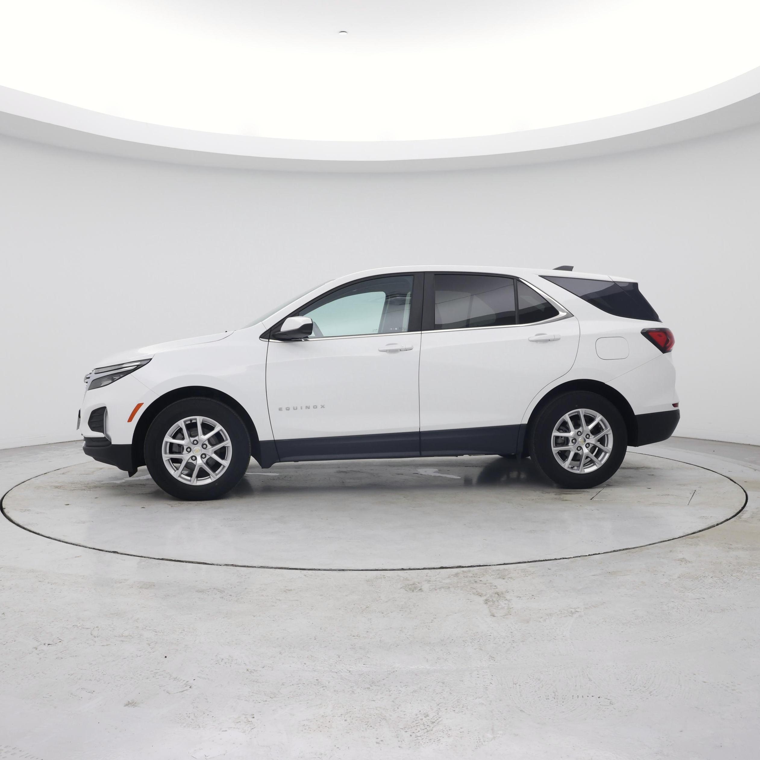 Thumbnail: 2023 Chevrolet Equinox - 3