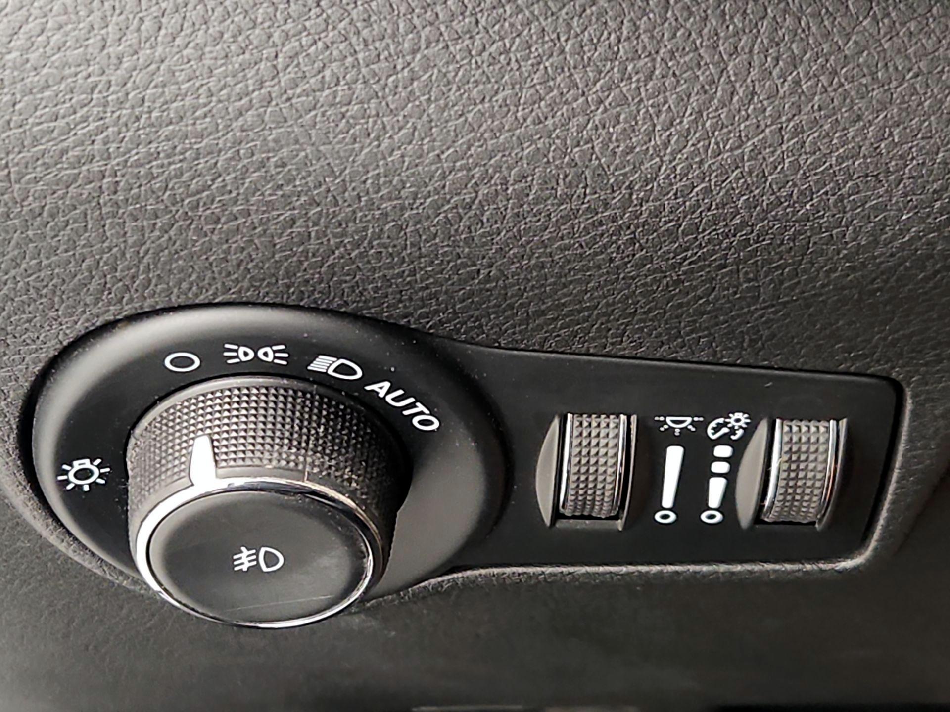 Thumbnail: 2022 Jeep Compass - 13