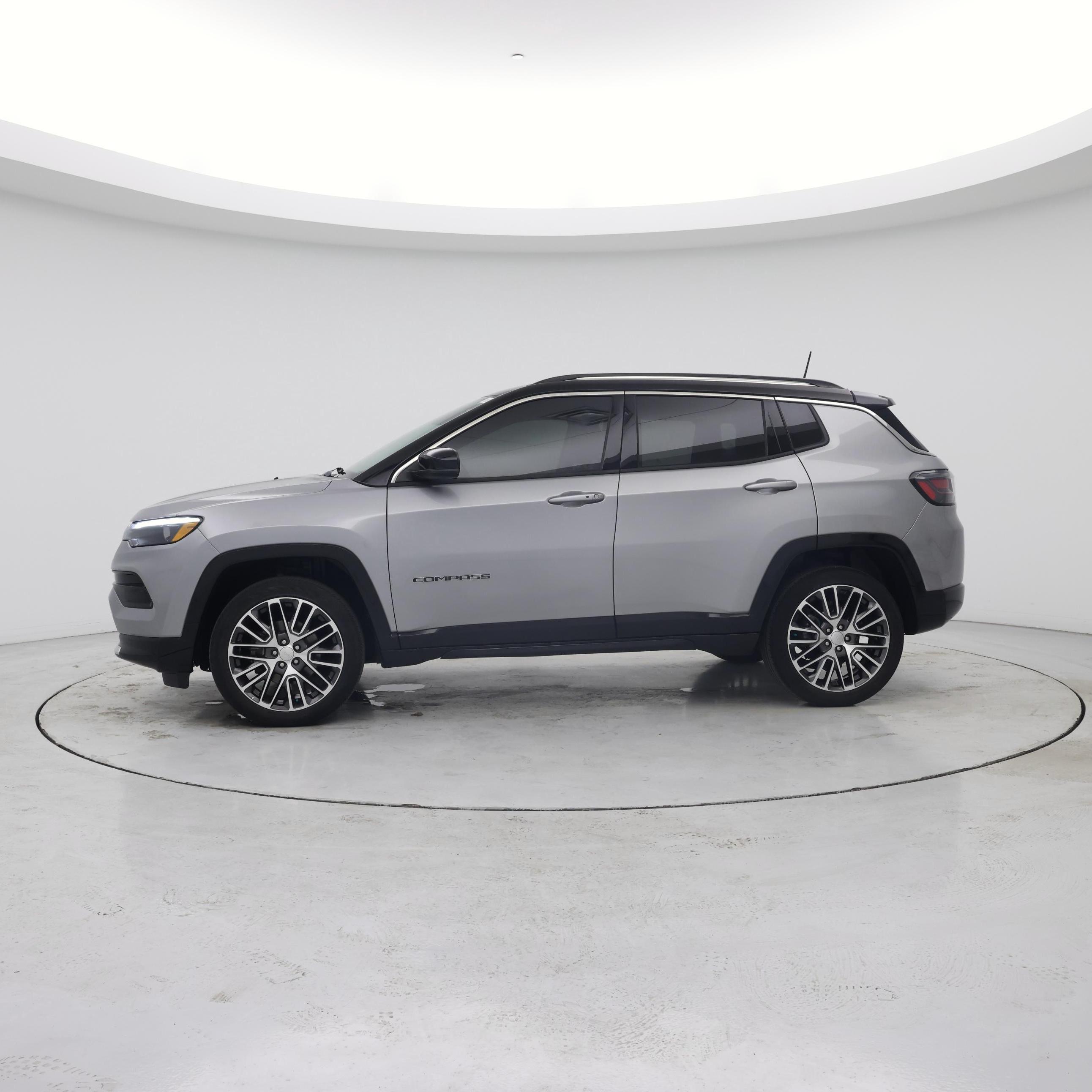 Thumbnail: 2022 Jeep Compass - 3