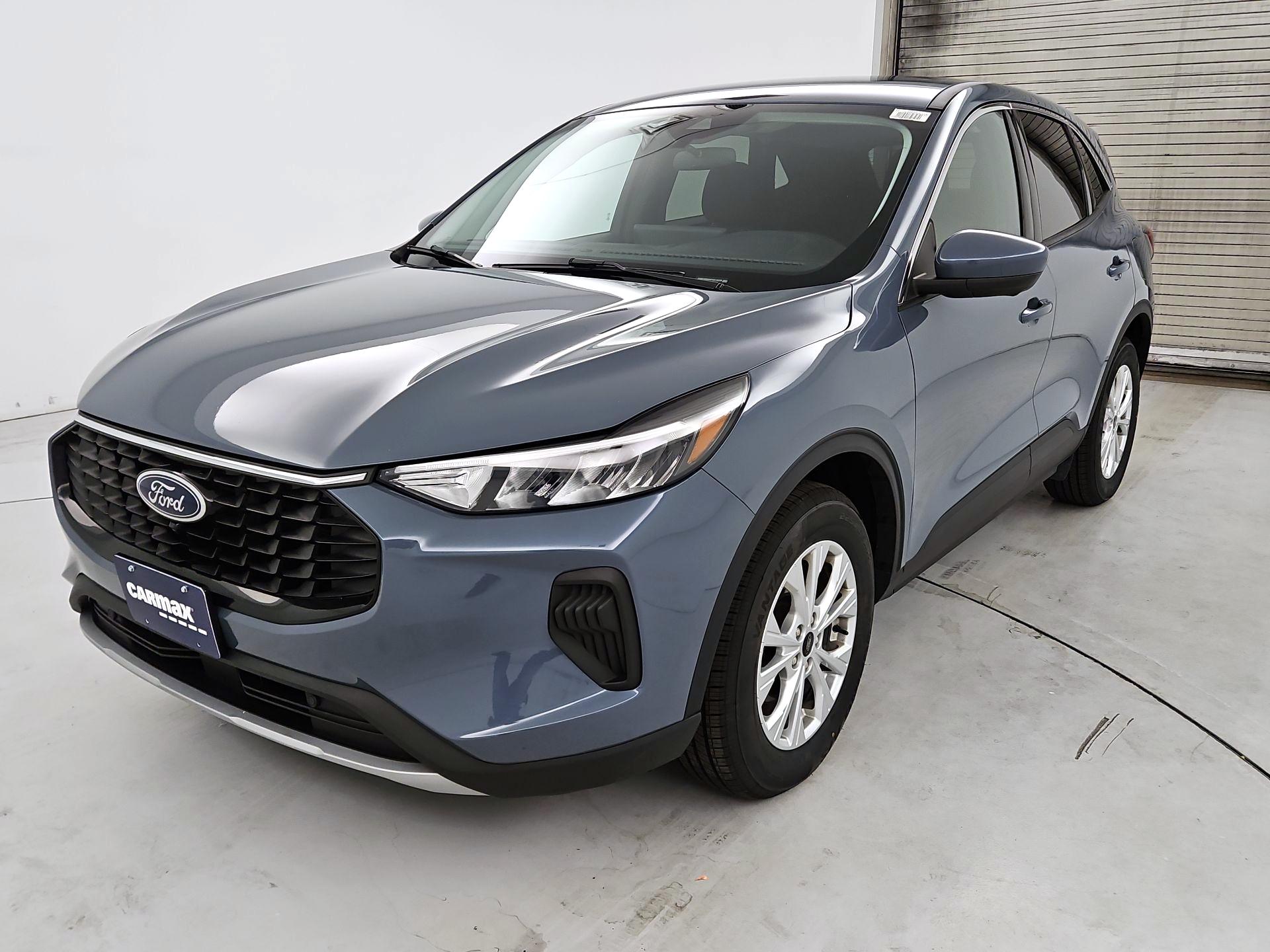 Thumbnail: 2023 Ford Escape - 3