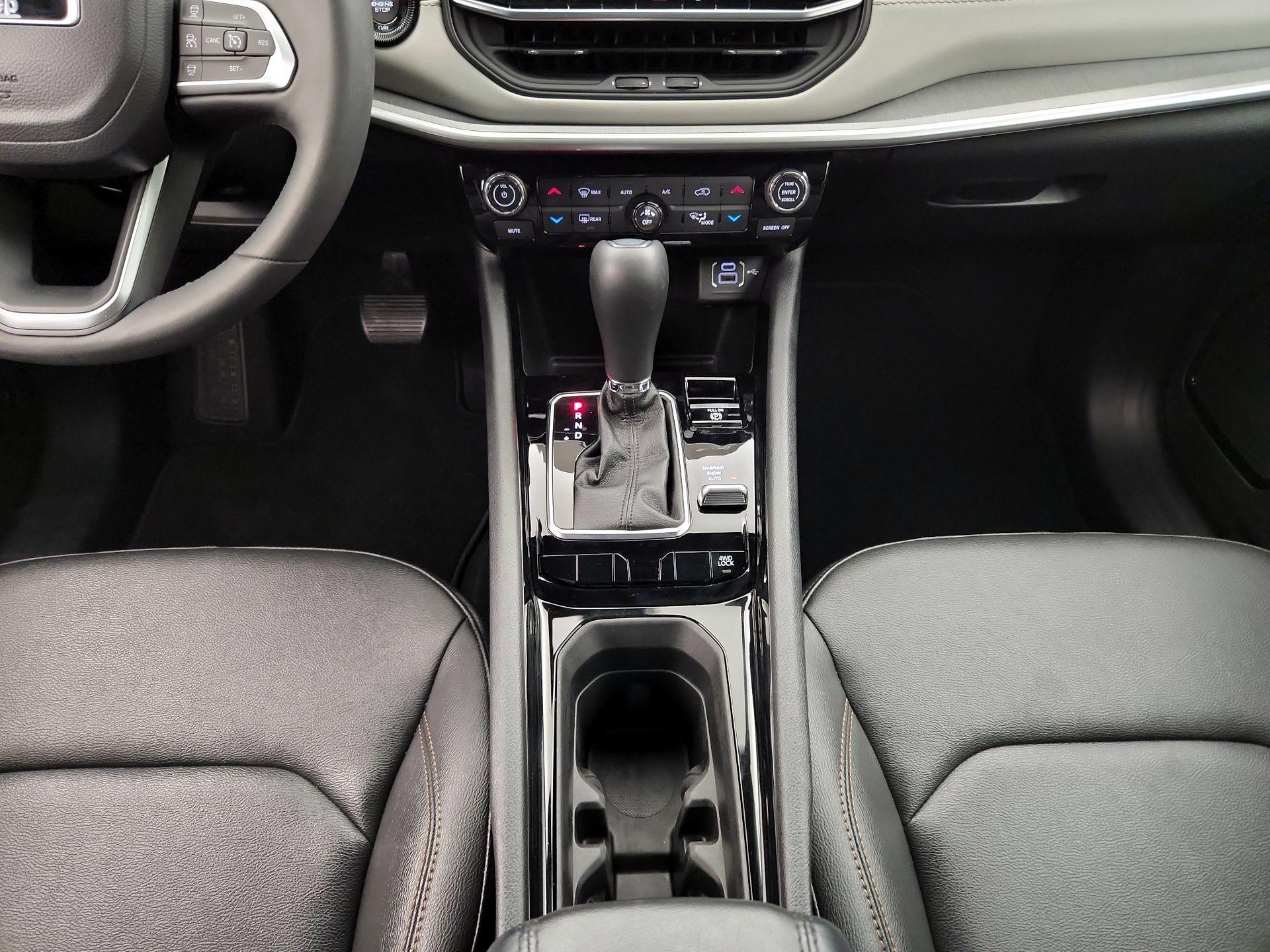 Thumbnail: 2024 Jeep Compass - 17