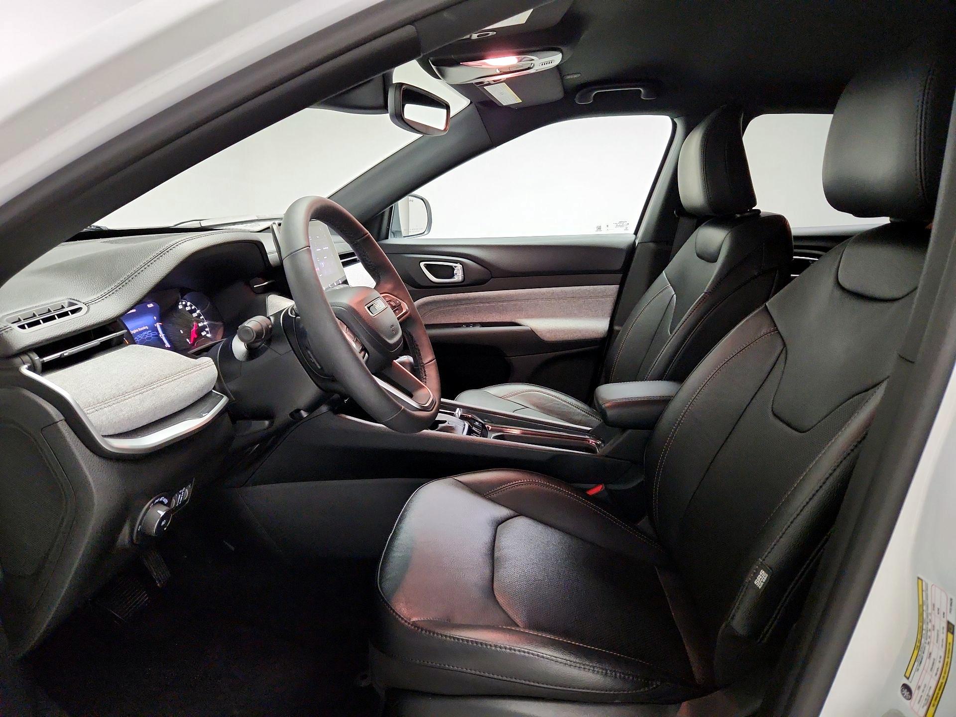 Thumbnail: 2023 Jeep Compass - 11
