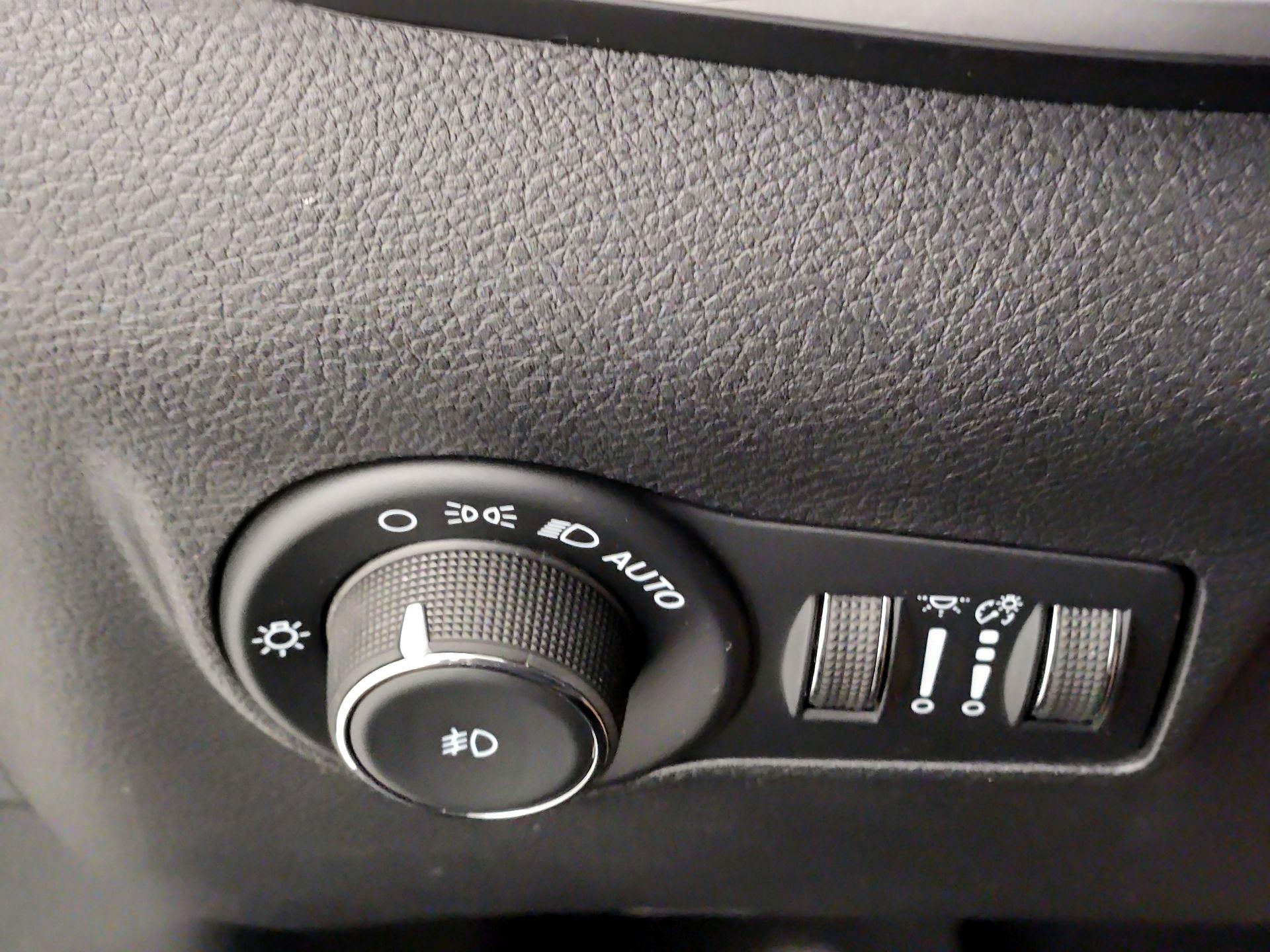 Thumbnail: 2022 Jeep Compass - 13