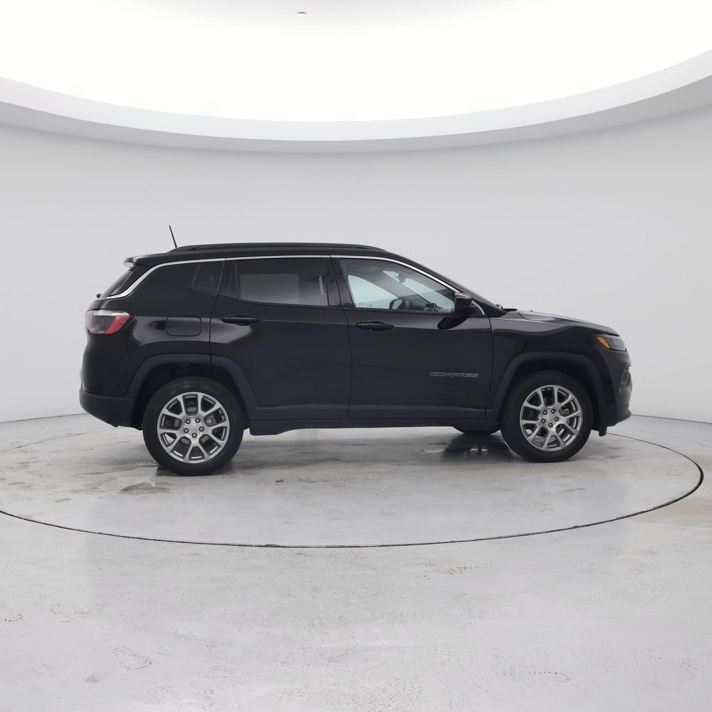 Thumbnail: 2022 Jeep Compass - 7