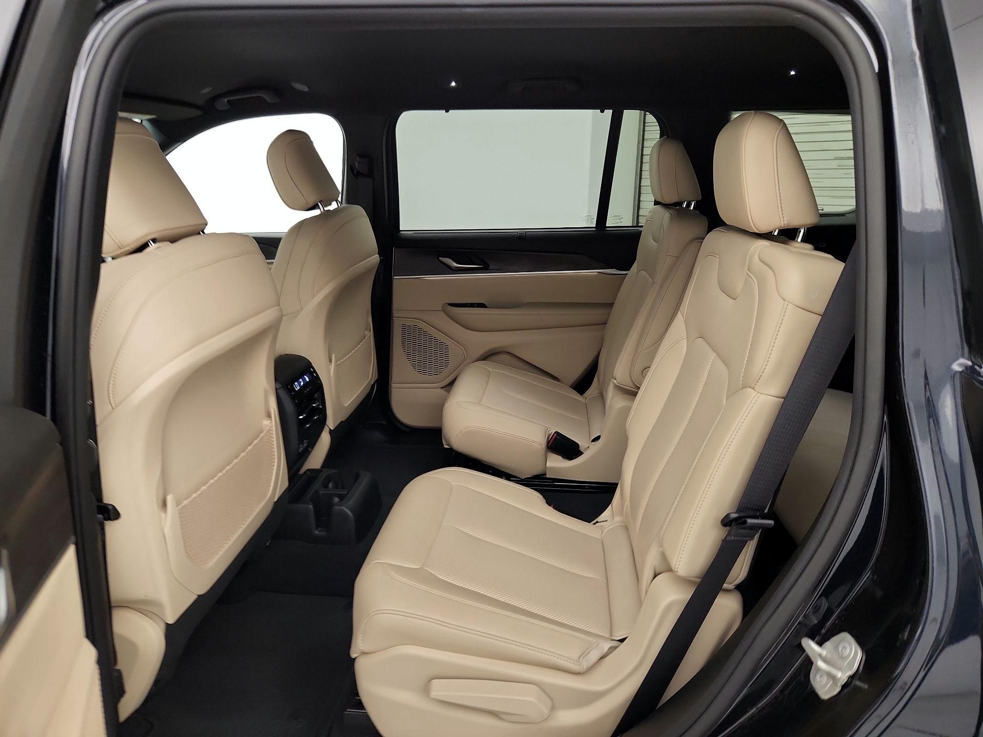 Thumbnail: 2023 Jeep Grand Cherokee L - 20