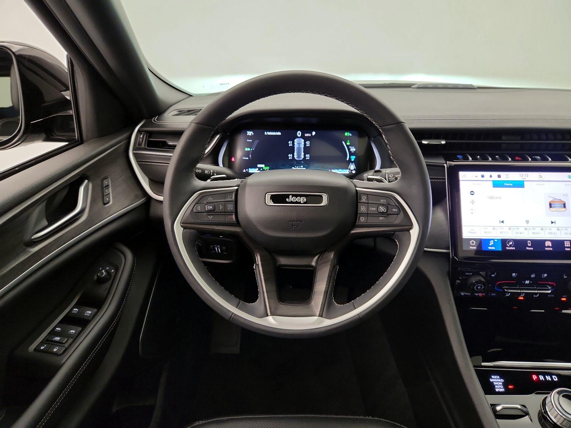 Thumbnail: 2024 Jeep Grand Cherokee - 10