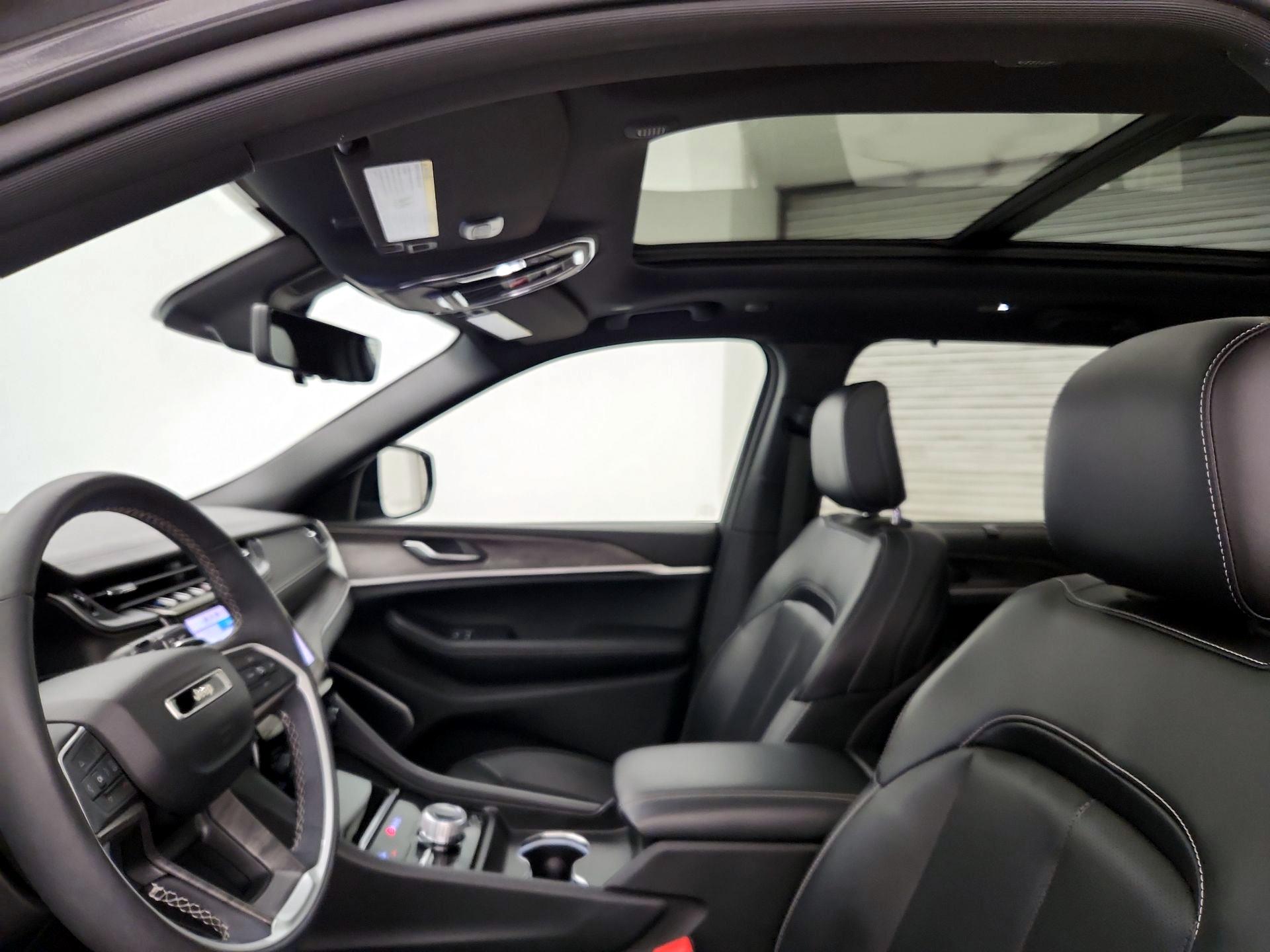 Thumbnail: 2024 Jeep Grand Cherokee - 19
