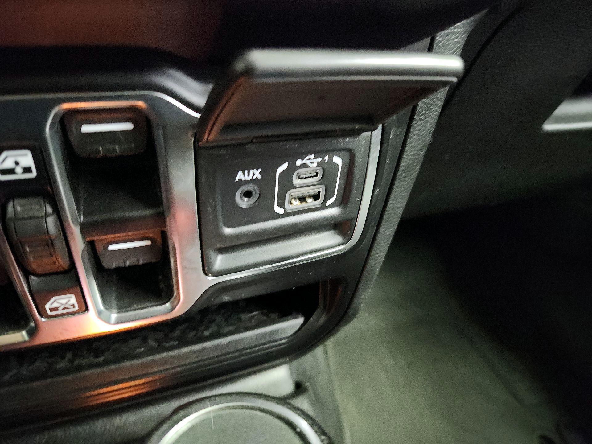 Thumbnail: 2023 Jeep Gladiator - 19