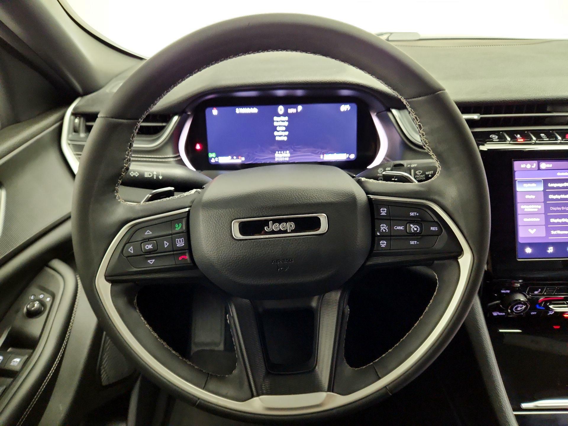 Thumbnail: 2023 Jeep Grand Cherokee - 10
