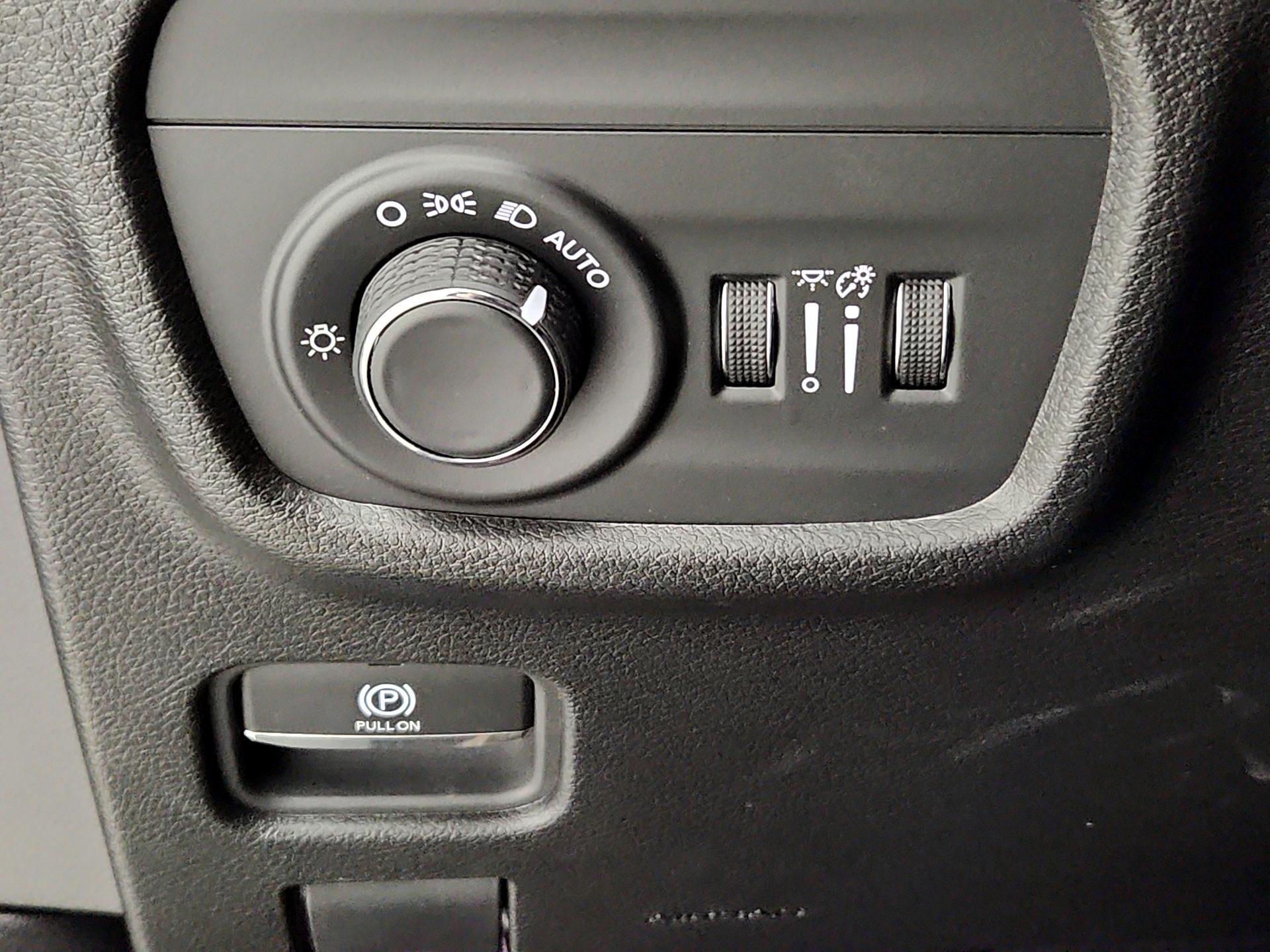 Thumbnail: 2023 Jeep Grand Cherokee - 13